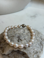 freshwater Keshi pearls bracelet for her graduation