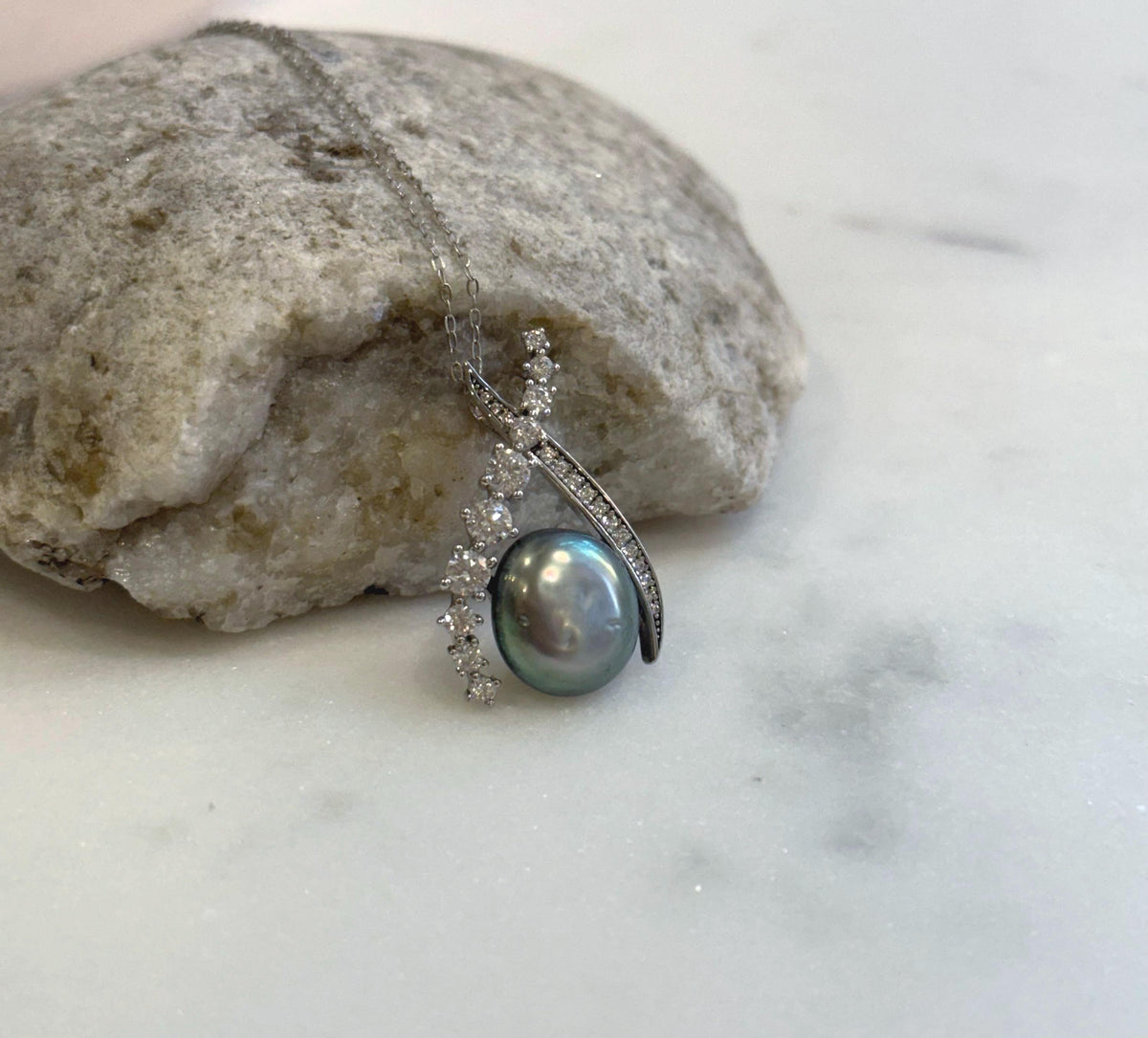 Tahitian Platinum Keshi pearls green hue s925 silver pendant for her