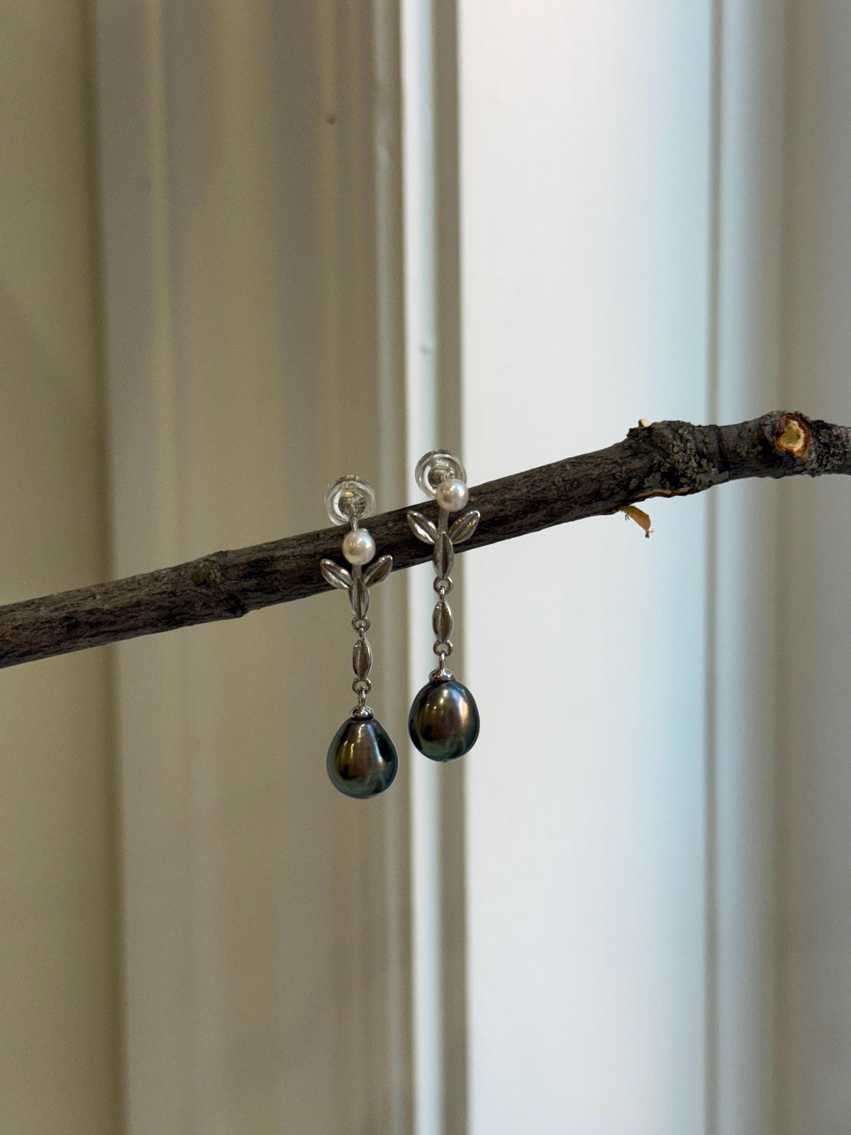 Tahitian Peacock green pearls Akoya ocean pearls s925 silver earrings for her daily wear