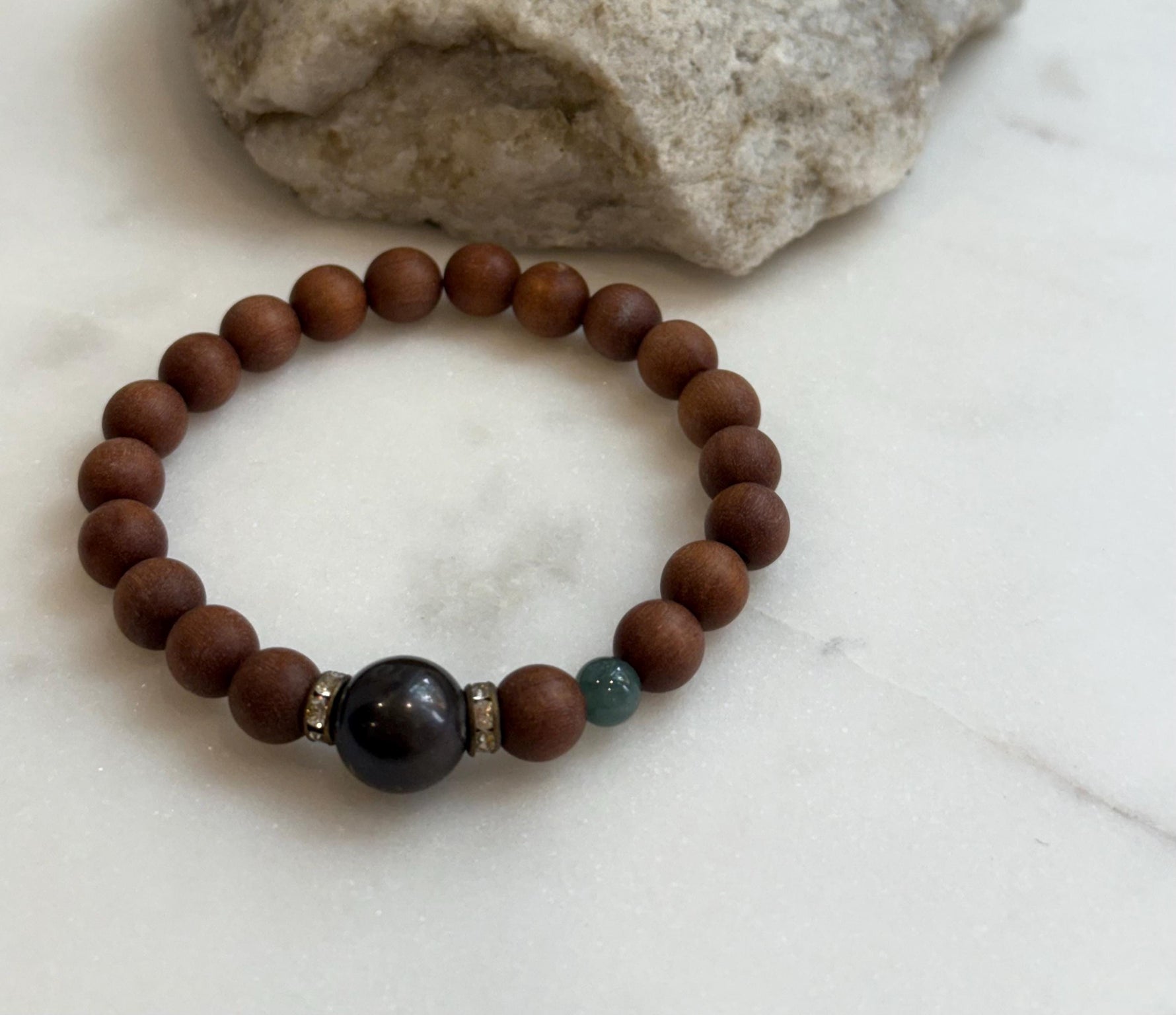 Plum Tahitian ocean pearl sandalwood bracelet for her anniversary