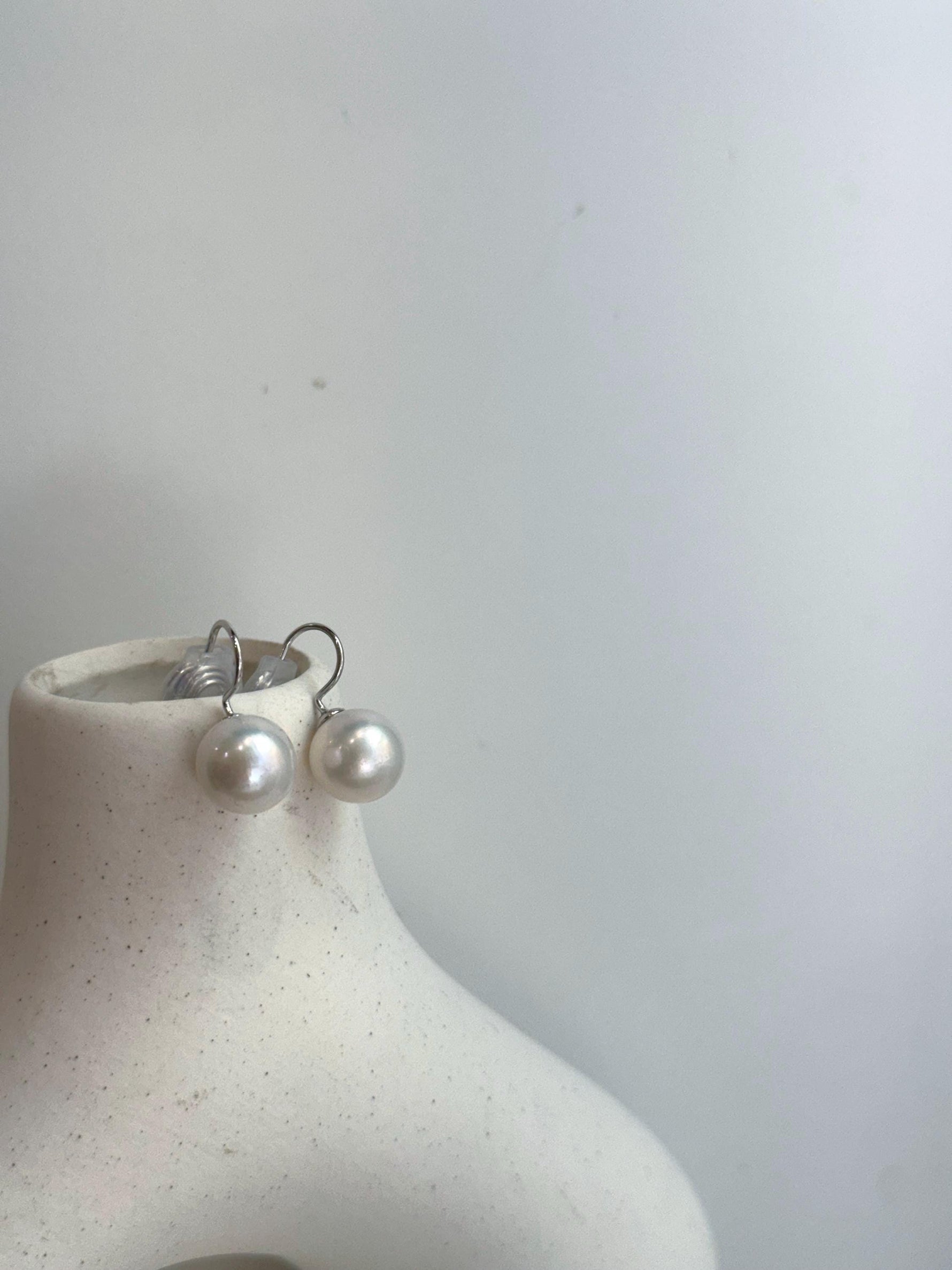 white Edison Pearl s925 silver earrings clips no piercings for her office wear