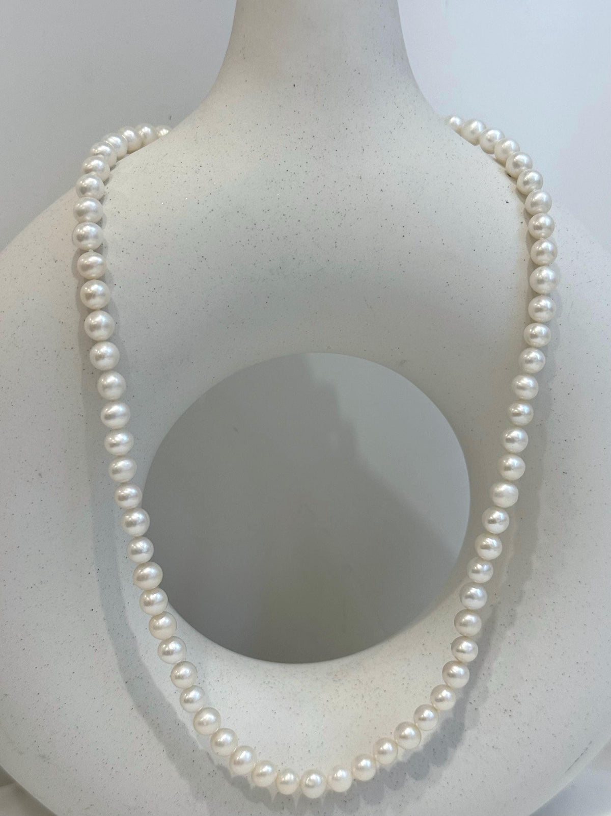 freshwater white pearls s925 silver necklace stand for her office wear