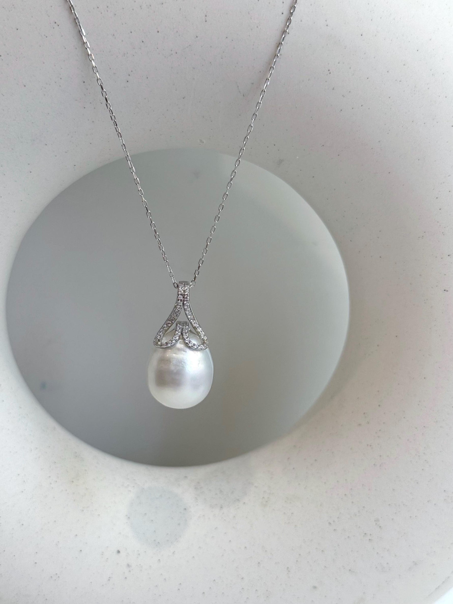 Australian ocean cold white pearl s925 silver mermaid pendant necklace set for her engagement