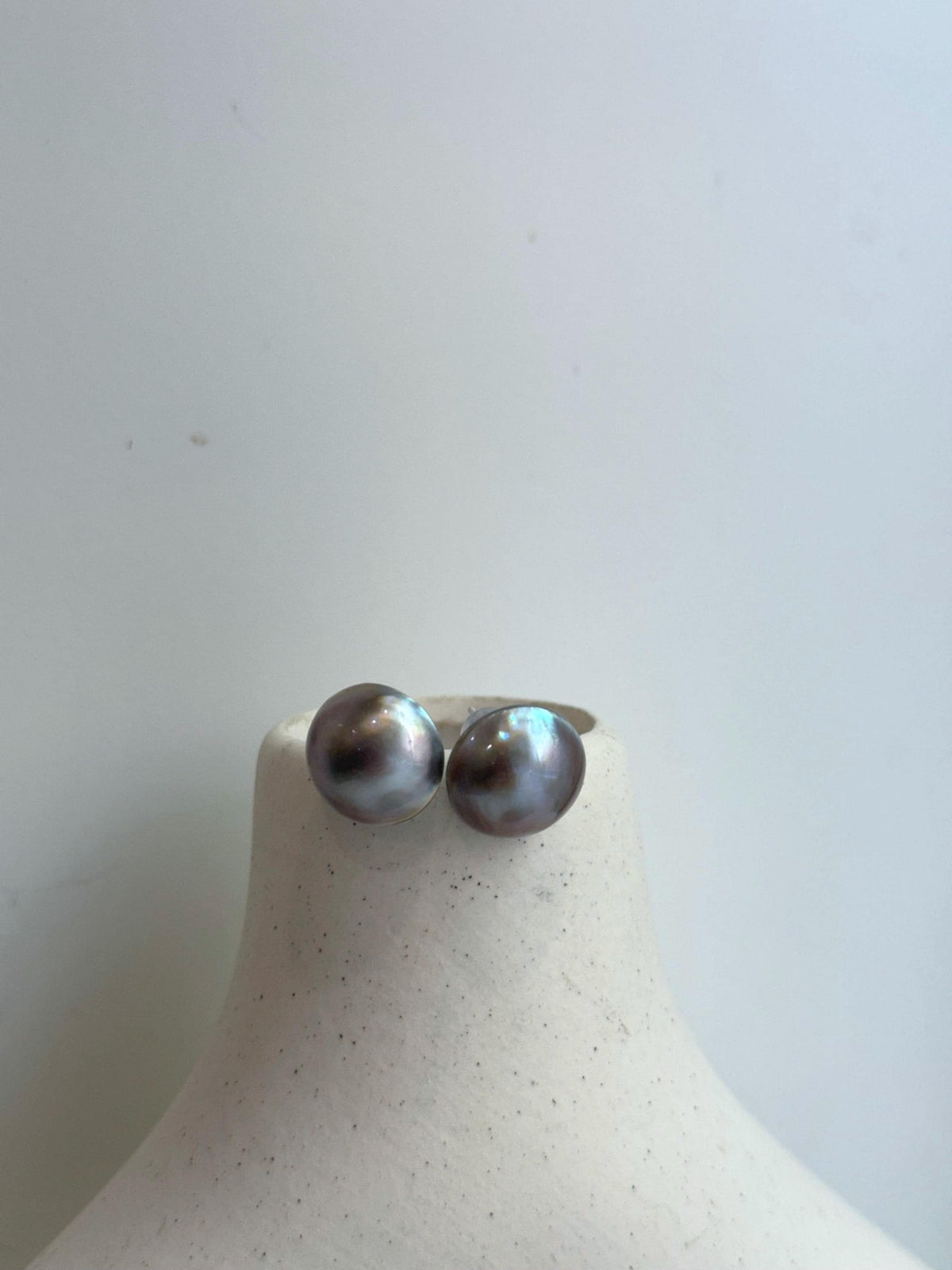 Insale strong luster mauve iridescent round ocean Mabe earrings S925 silver minimalist earrings Gift for her anniversary retirement