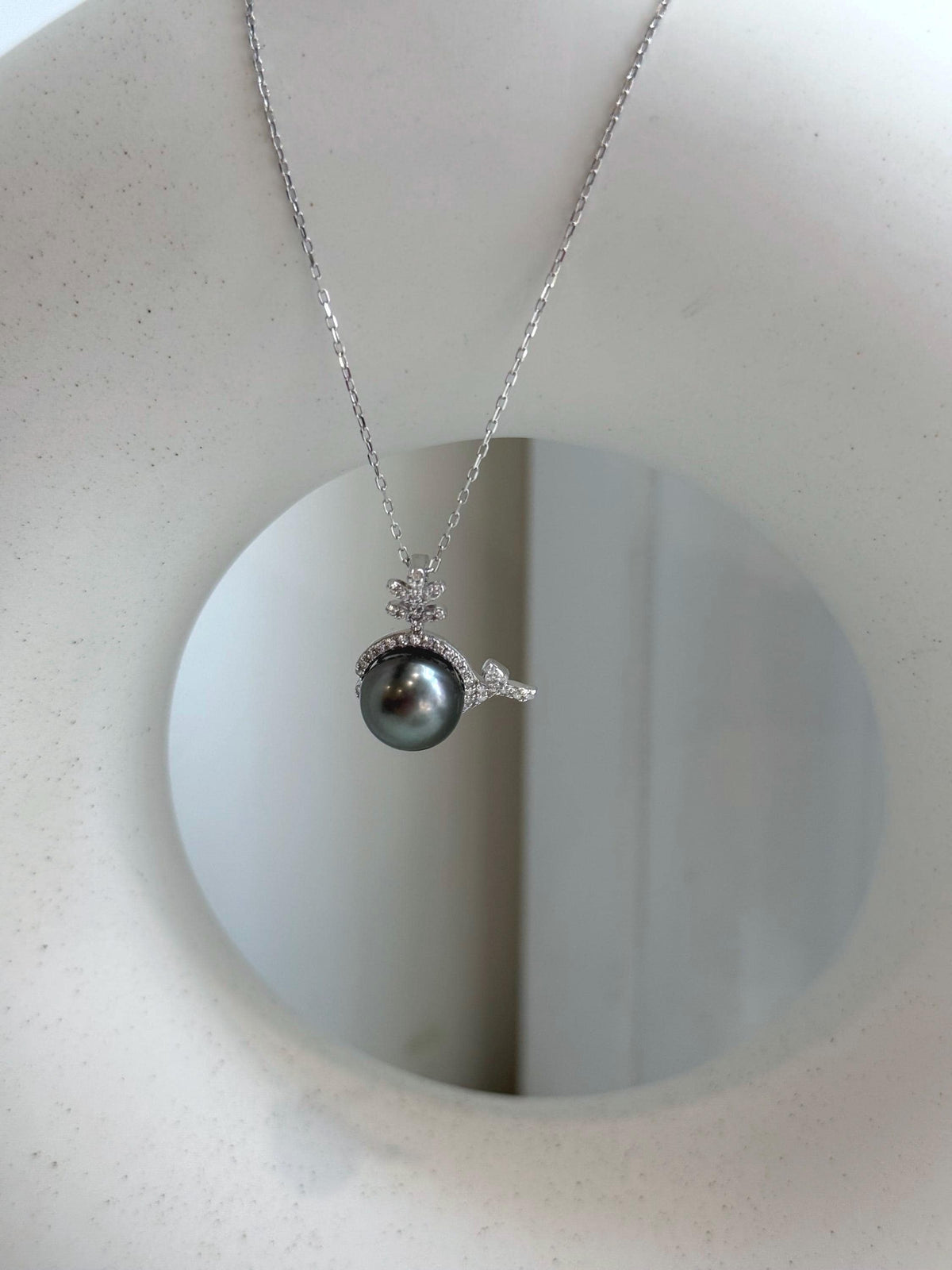 9.8mm Insale Tahitian strong luster mirrored green with brown hue Ocean Pearl Silver whale pendant chain Necklace unique gift for her.