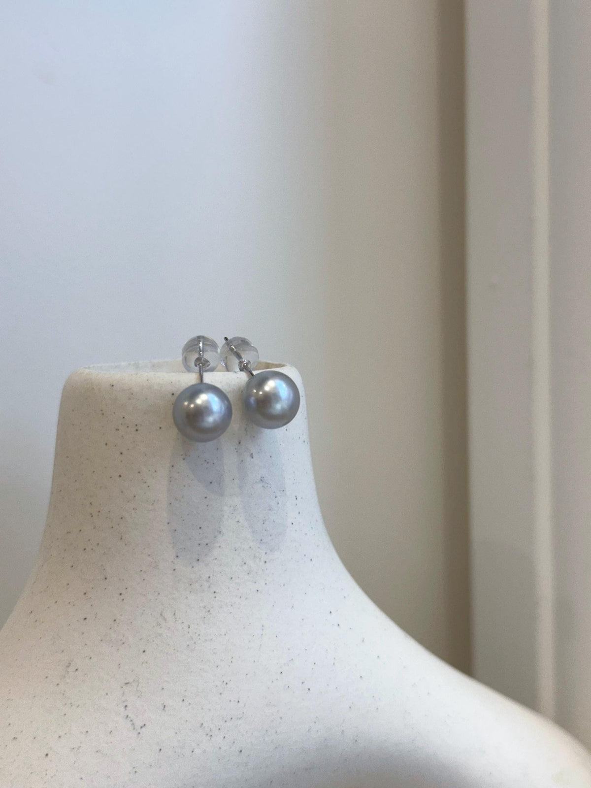 8.2mm Au750 18K Gold Akoya round Blue Silver Extreme luster natural ocean pearls minimalist earrings Gold stud Daily earrings