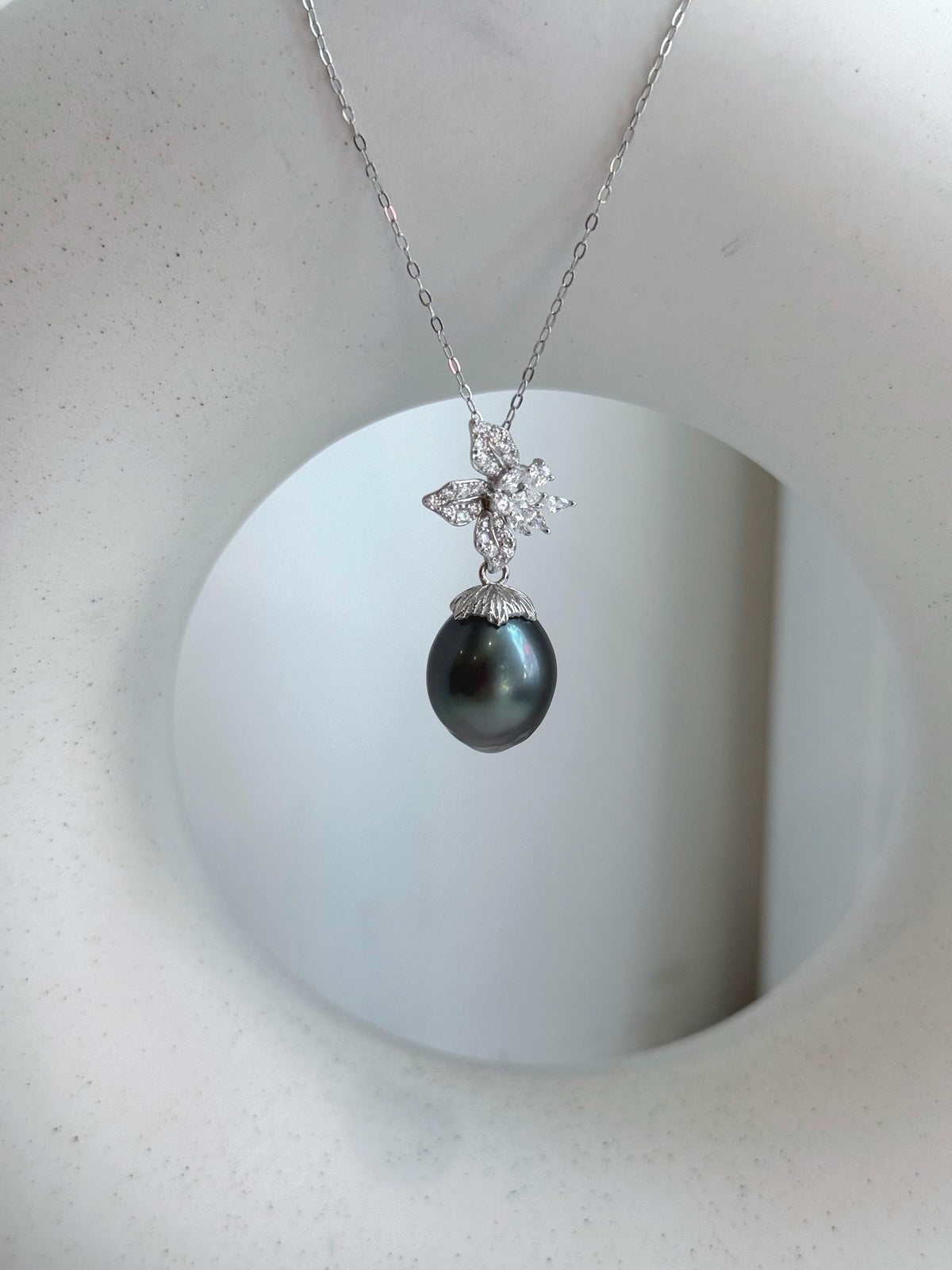 Rare Insale 12.1mm Tahitian Exceptional Elegant silver green Ocean Pearl floral pendant Necklace unique gift for her.