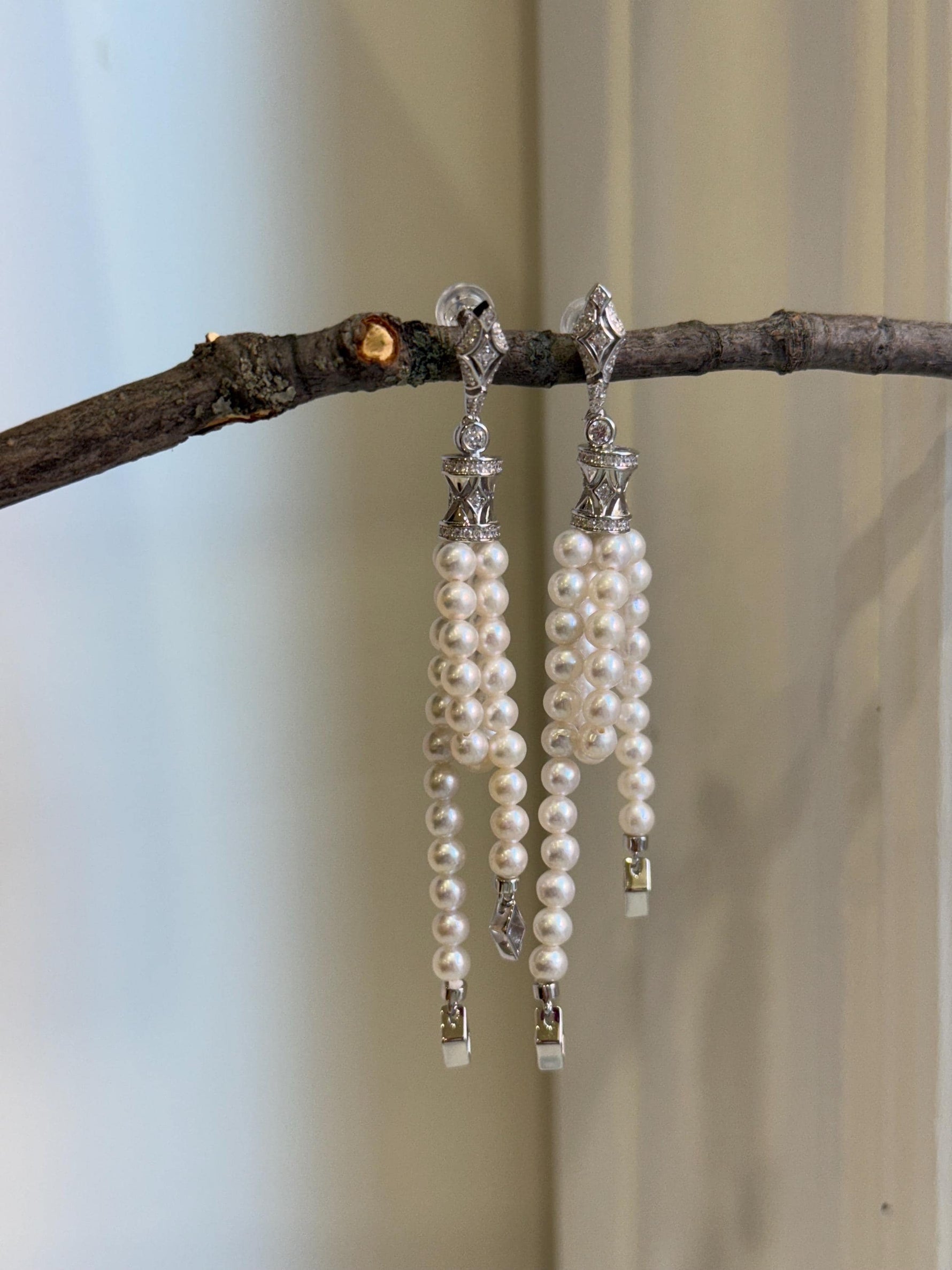 68pcs Extreme luster white small pearls Earring Chandeliers, Vintage, Snake design, 7.7cm high. DDP No Tariffs. for her birthday