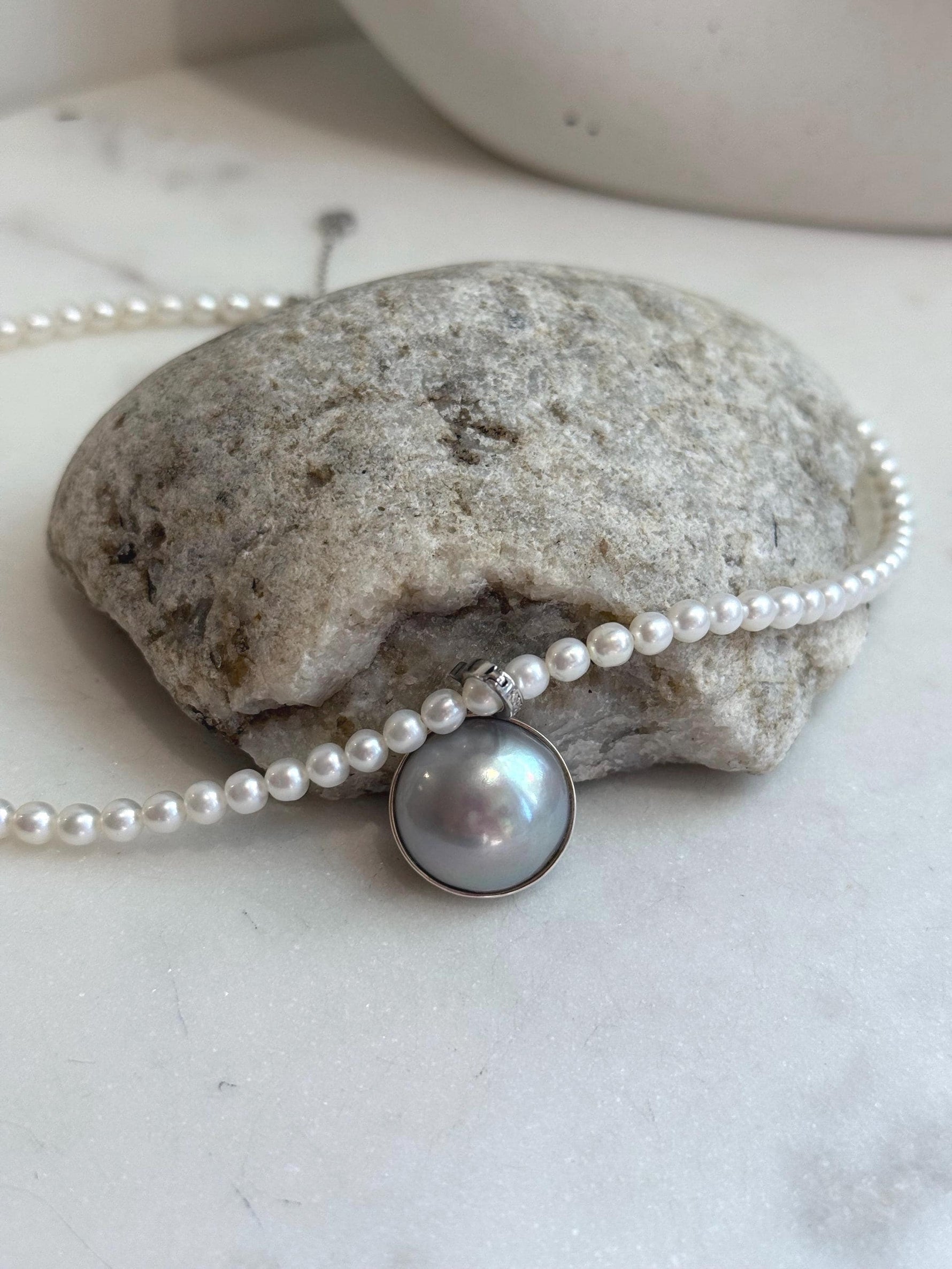 18.8mm clean smooth extreme luster Mirrored Freshwater Blue silver Mabe Pearl S925 silver pendant with white pearl necklace set.