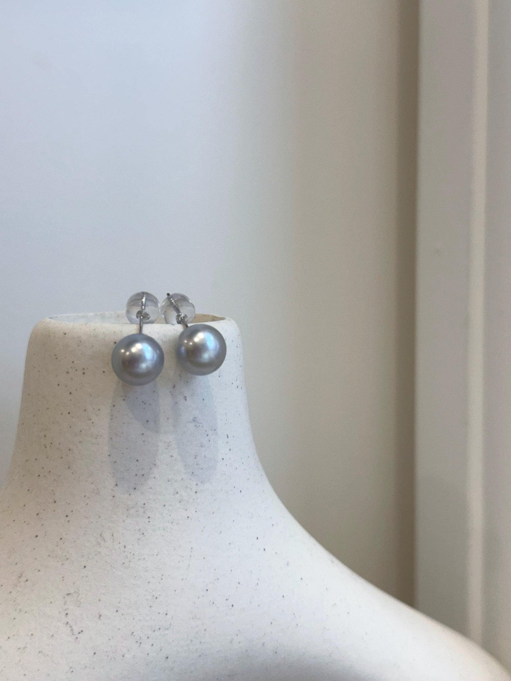 8.2mm Au750 18K Gold Akoya round Blue Silver Extreme luster natural ocean pearls minimalist earrings Gold stud Daily earrings
