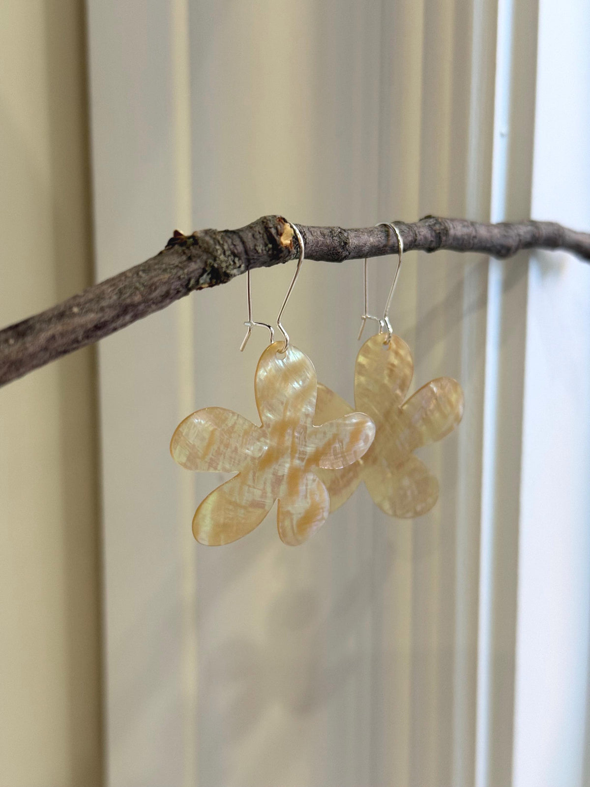 Large Natural Metallic Iridescent Shell S925 silver vintage cool floral earring Hoops gift for her. 4.9cm high