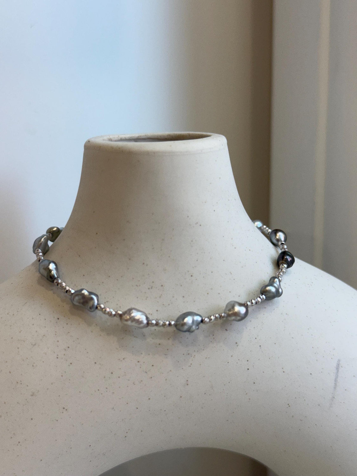 Au750 18K gold Tahitian Ocean Keshi Pearls Bracelet: Strong luster, silver platinum, 3.6-4.7mm, 18k Gold beads clips, 7.2” long. No tariffs