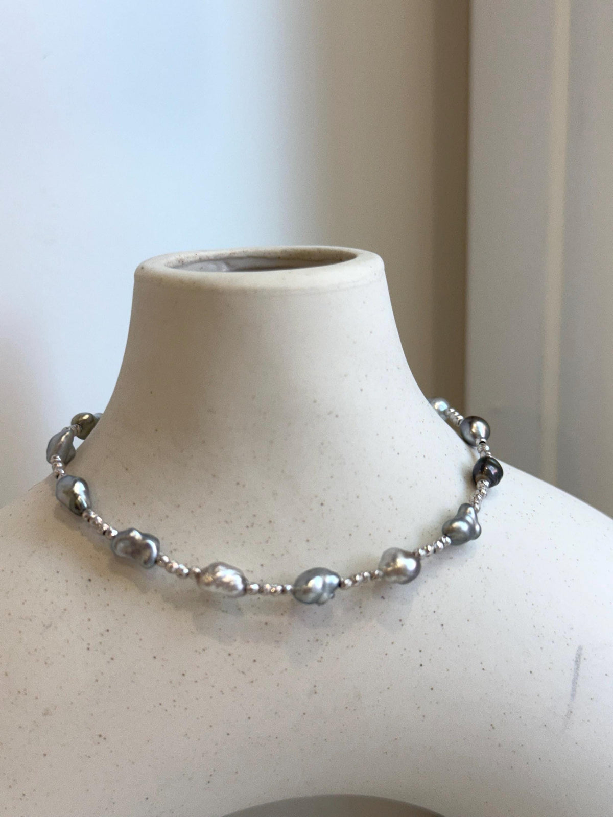 Au750 18K gold Tahitian Ocean Keshi Pearls Bracelet: Strong luster, silver platinum, 3.6-4.7mm, 18k Gold beads clips, 7.2” long. No tariffs