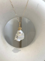 Insale White Iridescent baroque pearl Pendant Necklace Set: Extreme luster, 22.1x25.2mm, S925 silver Crown pendant chain necklace set.