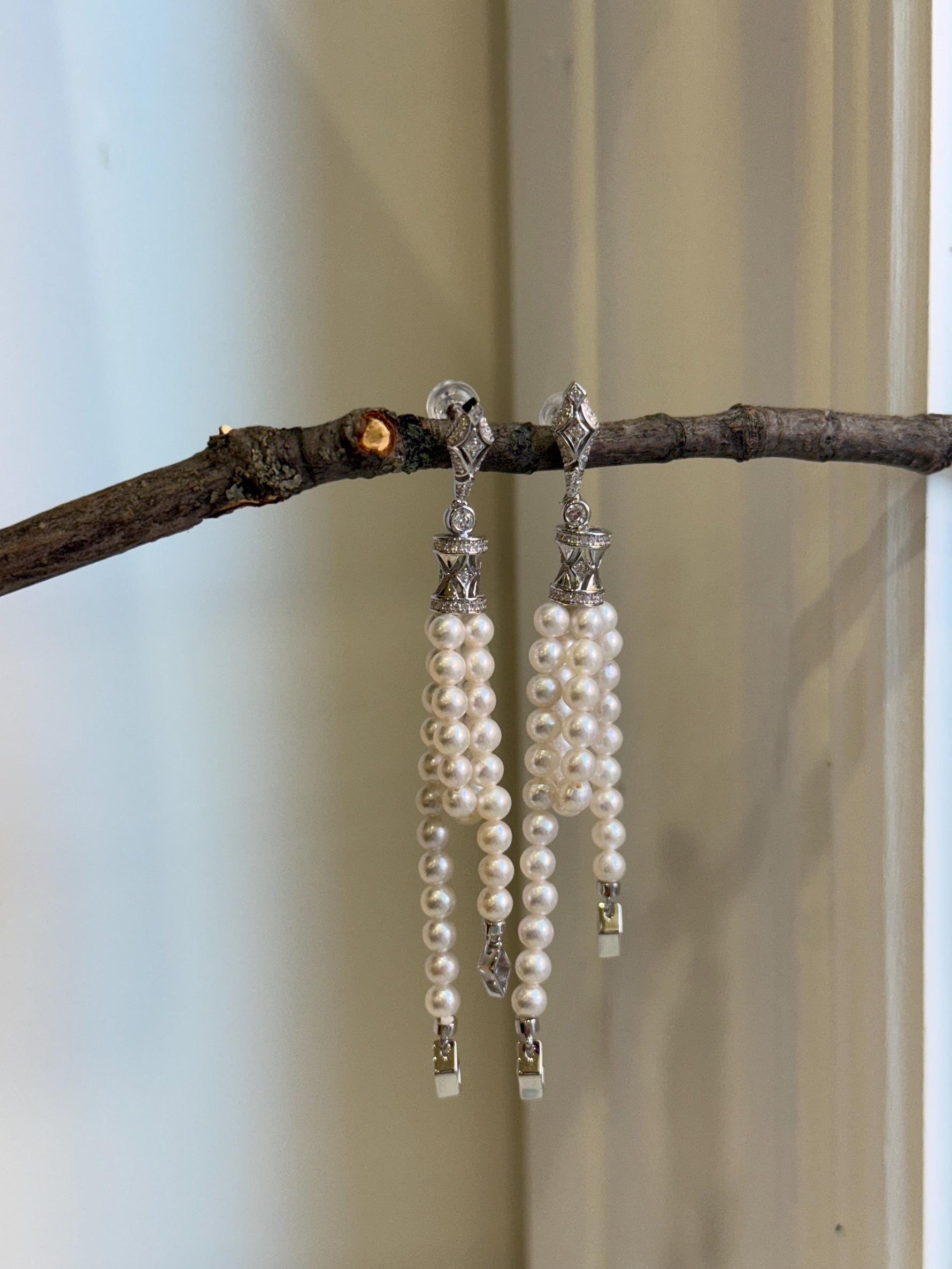 68pcs Extreme luster white small pearls Earring Chandeliers, Vintage, Snake design, 7.7cm high. DDP No Tariffs. for her daily wear