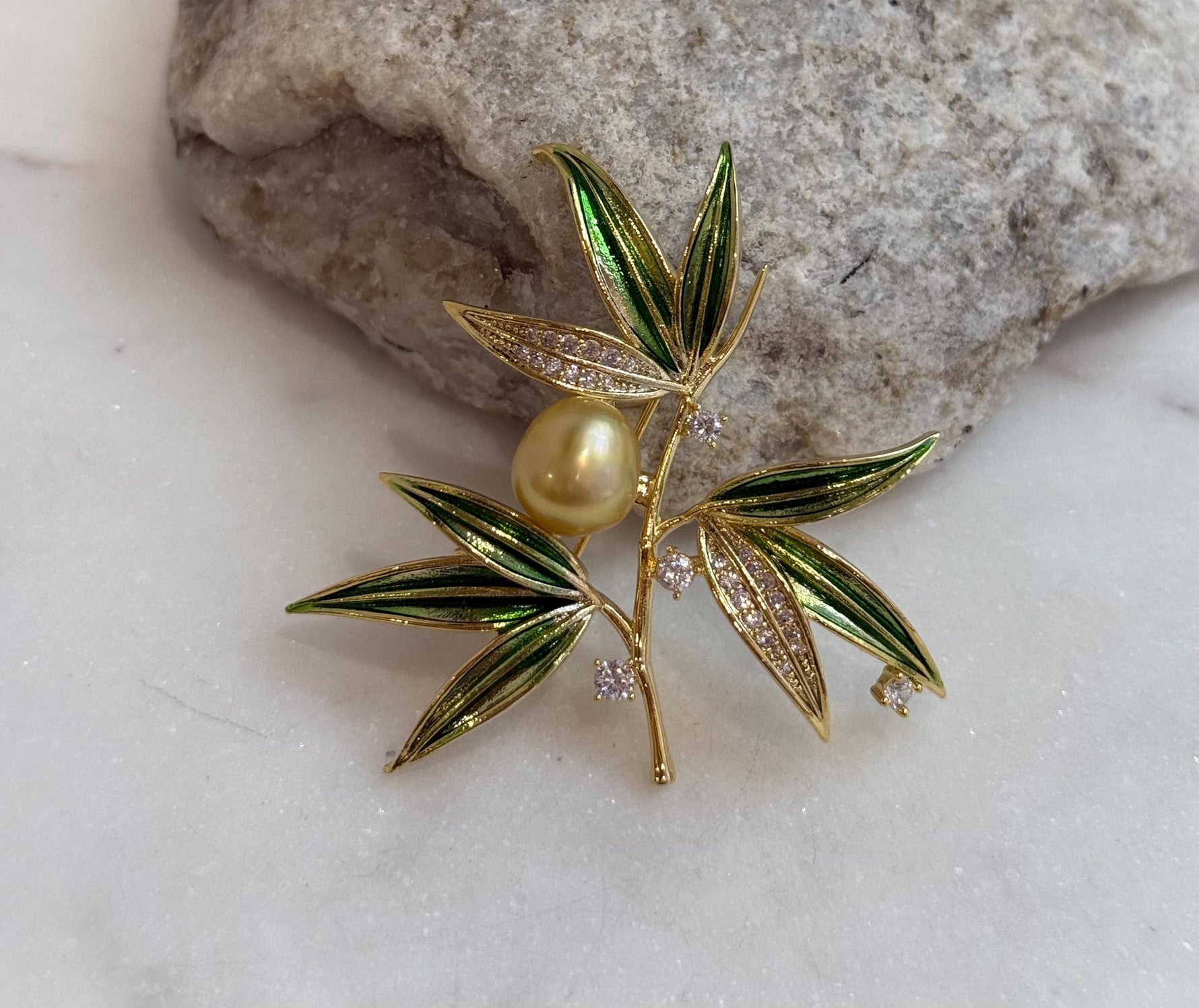 South Sea Golden Pearl Bamboo Brooch Pendant 2in1: 9.6x10.6mm, extreme luster mirrored, 5x5cm. with s925 silver chain.