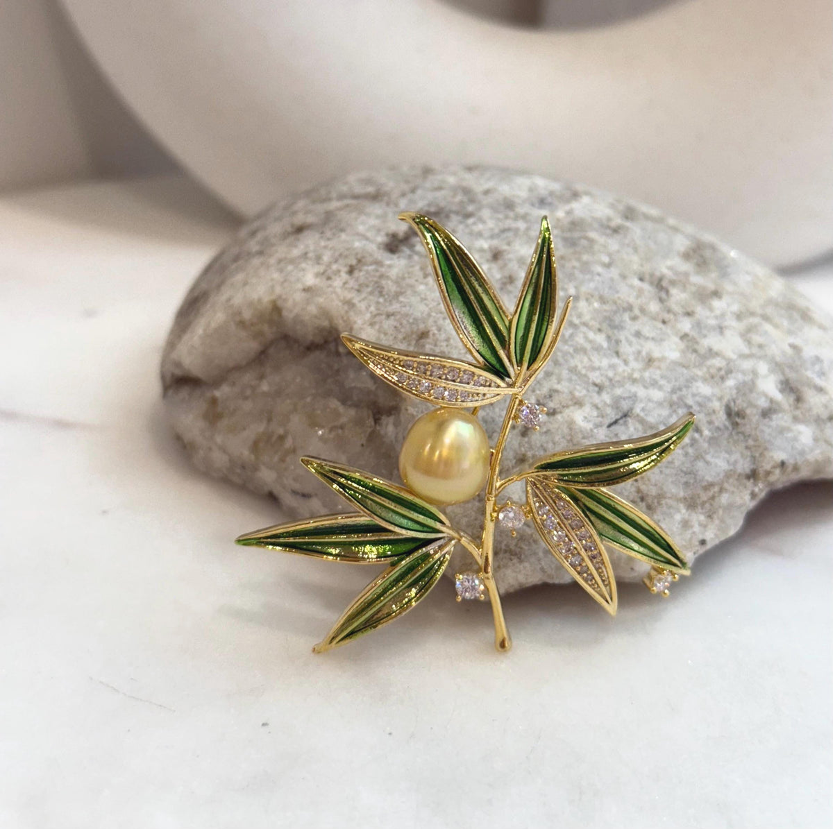 South Sea Golden Pearl Bamboo Brooch Pendant 2in1: 9.6x10.6mm, extreme luster mirrored, 5x5cm. with s925 silver chain.