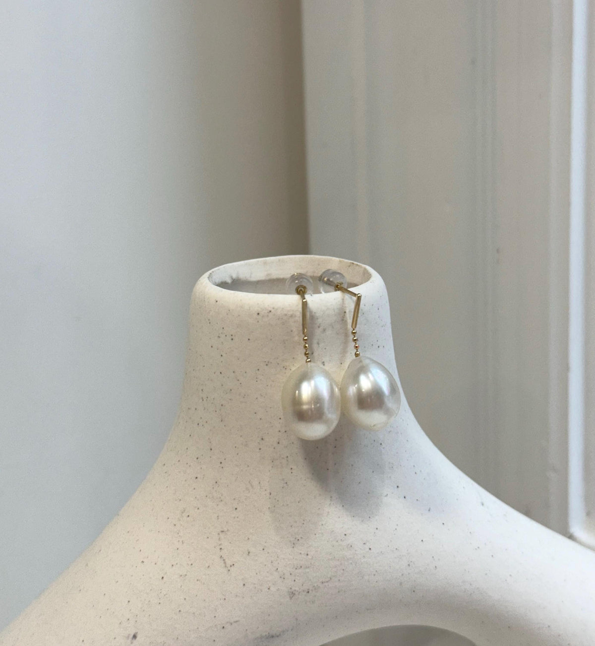 Au750 18K Gold Australian Ocean White Pearls Earrings Chandeliers: Extreme luster mirrored effect, 10.4x13mm Drop, 2.5cm high. for her holiday