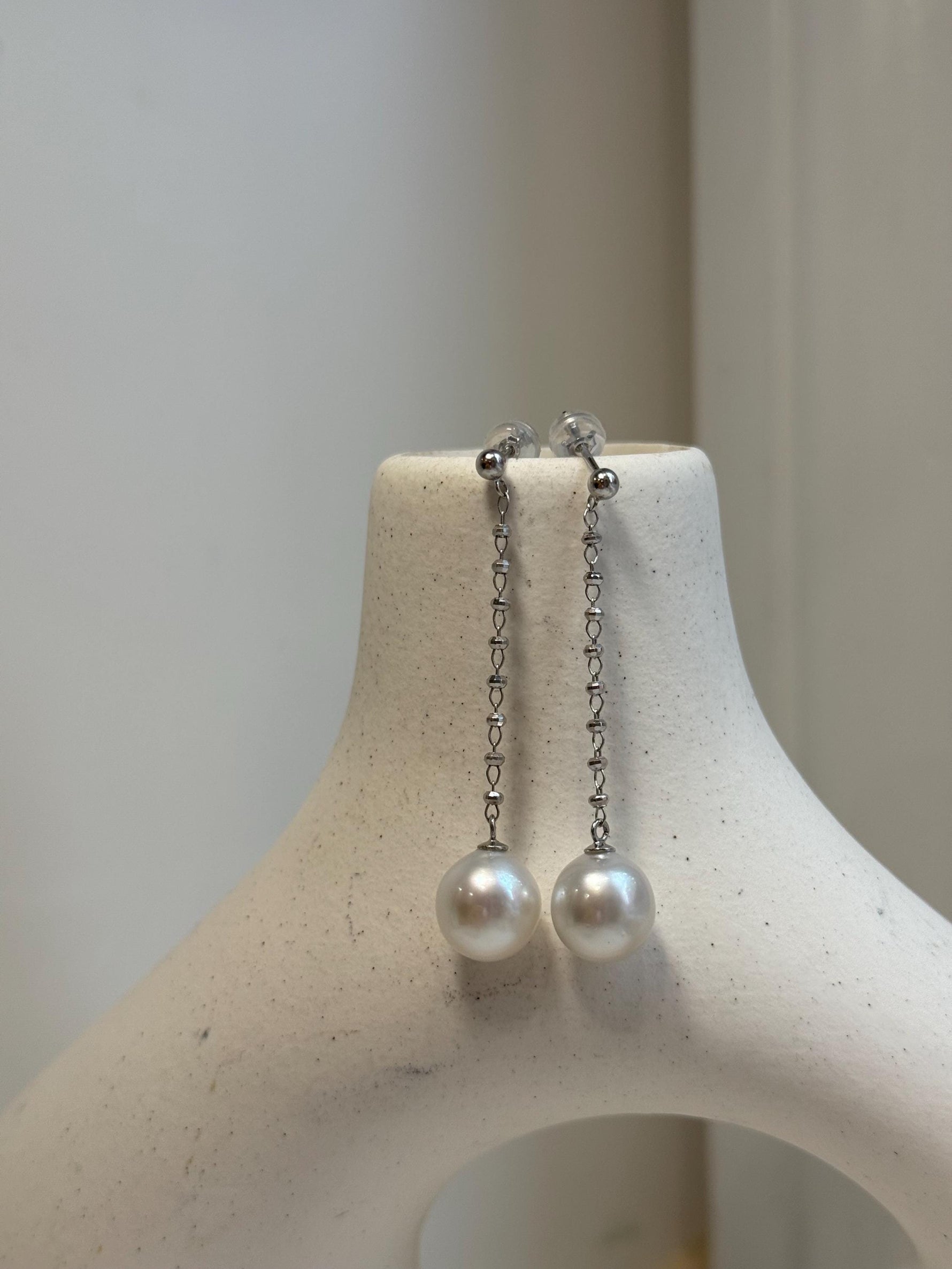 Australian Ocean White Pearls Earrings Chandeliers: Extreme luster mirrored effect, 10mm, 5.8cm high, S925 silver earrings.