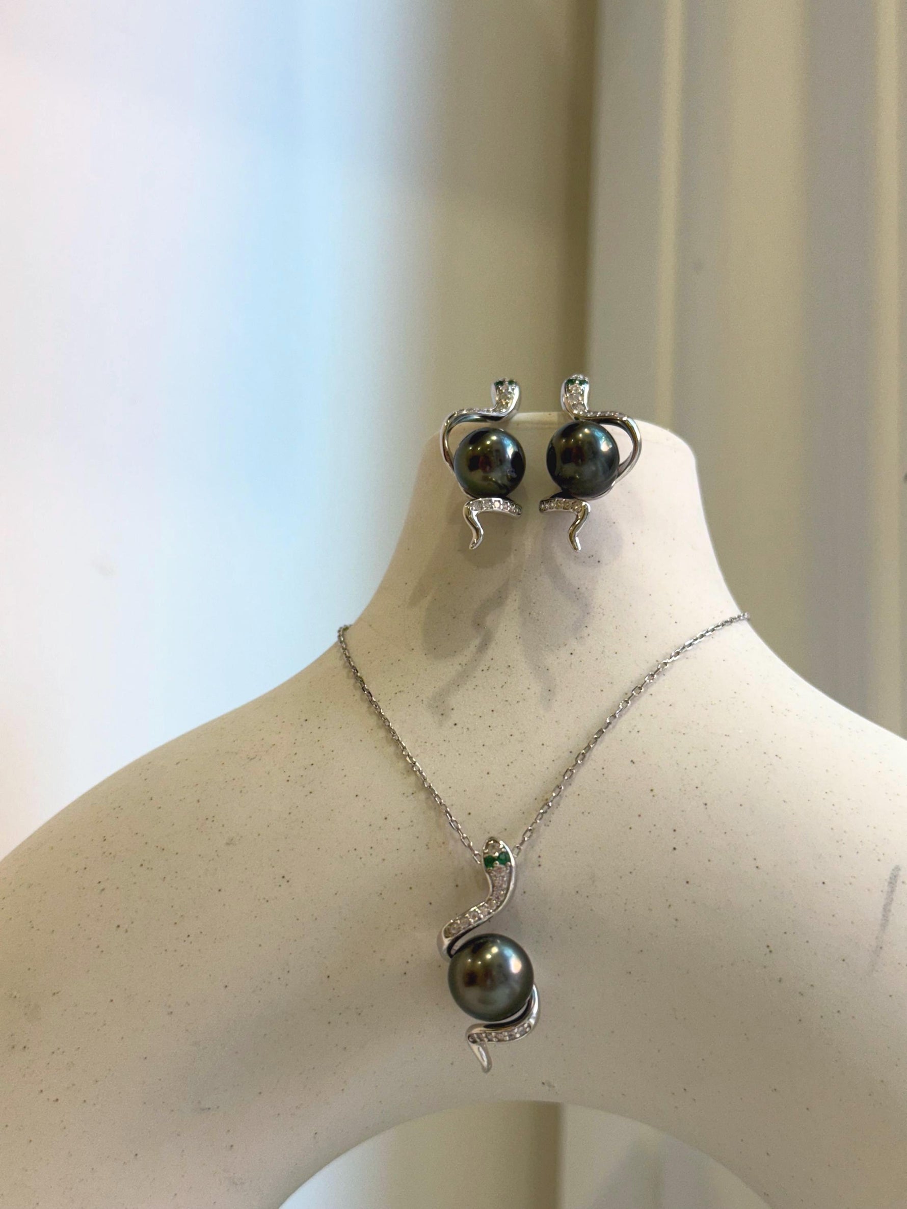 Whole set! Tahitian ocean pearls Pendant Earrings Set: Extreme luster mirrored effect, 8.3-9mm, S925 silver pendant necklace earrings set.
