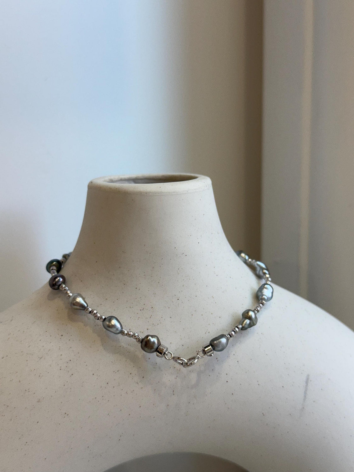 Au750 18K gold Tahitian Ocean Keshi Pearls Bracelet: Strong luster, silver platinum, 3.6-4.7mm, 18k Gold beads clips, 7.2” long. No tariffs