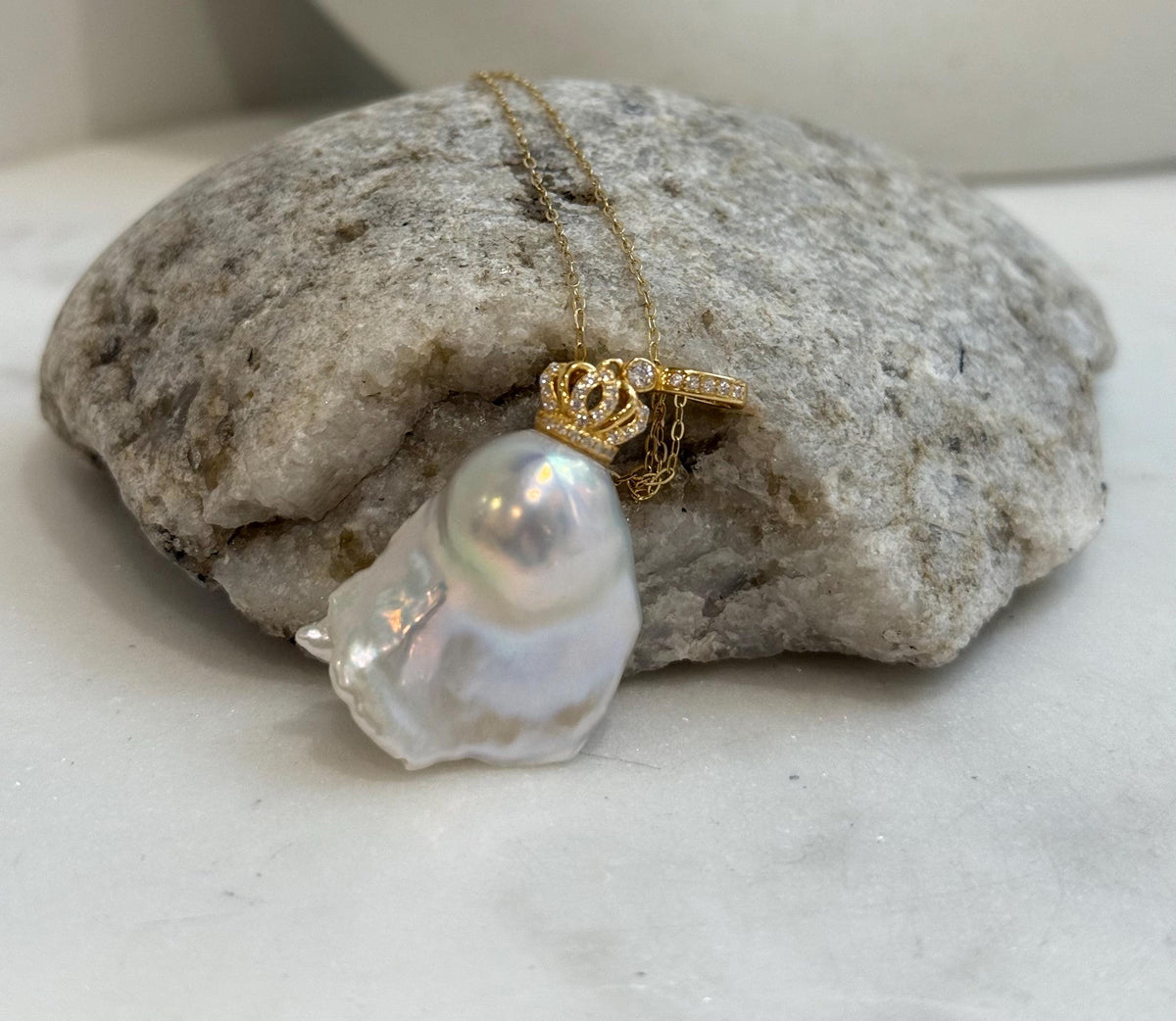 Insale White Iridescent baroque pearl Pendant Necklace Set: Extreme luster, 22.1x25.2mm, S925 silver Crown pendant chain necklace set.