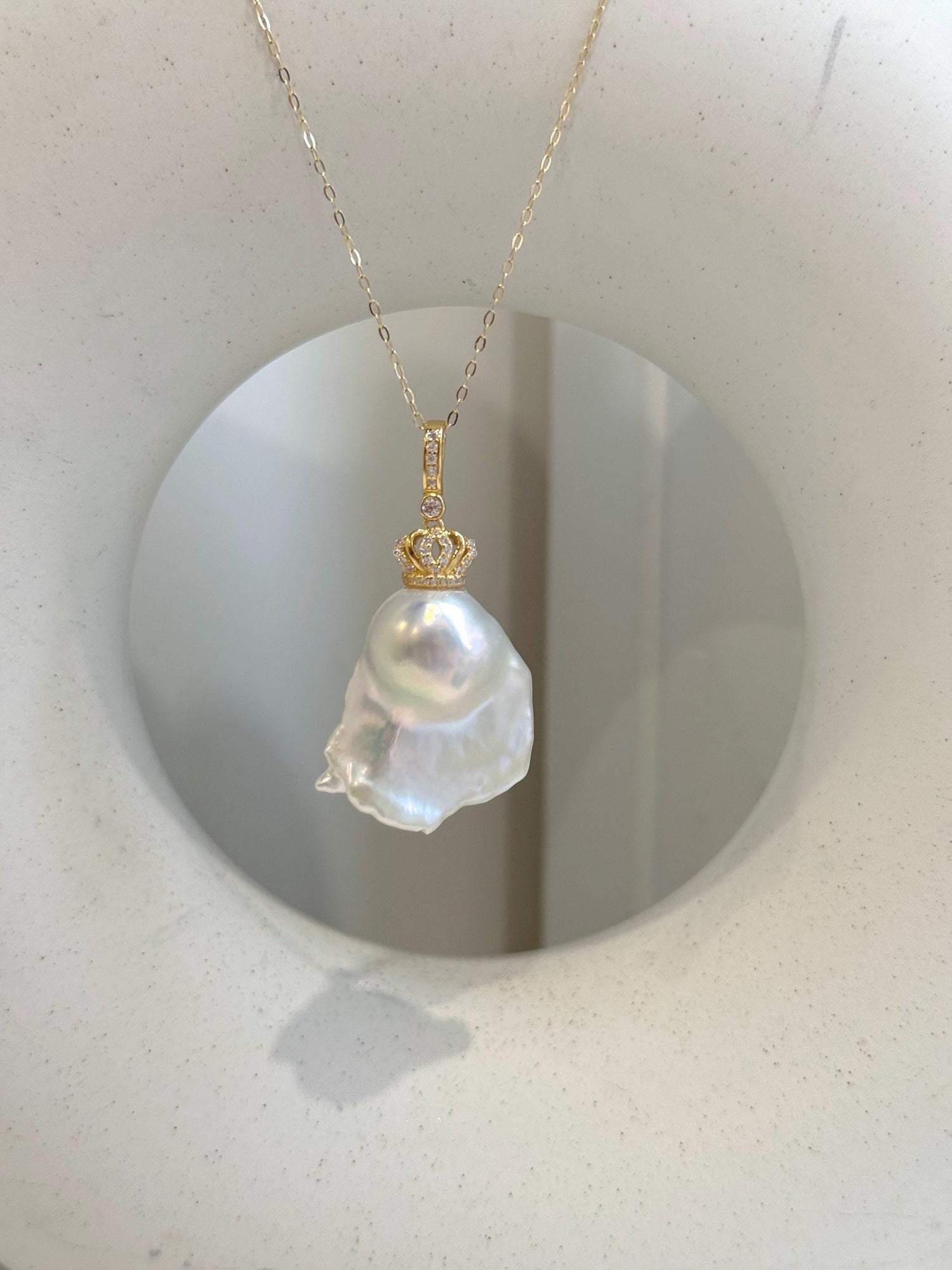 Insale White Iridescent baroque pearl Pendant Necklace Set: Extreme luster, 22.1x25.2mm, S925 silver Crown pendant chain necklace set.