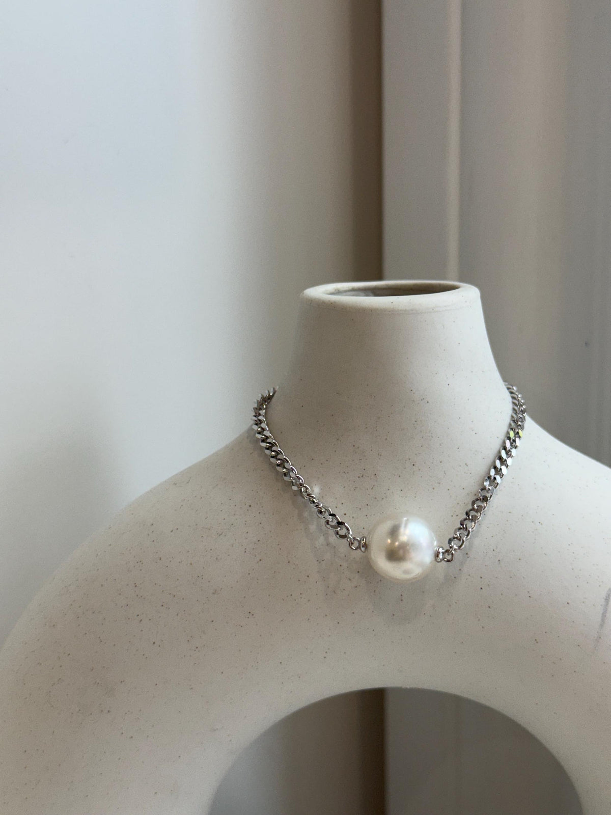 12.5mm Insale Australian ocean white pearl Bracelet: Extreme luster, to 8.1”.