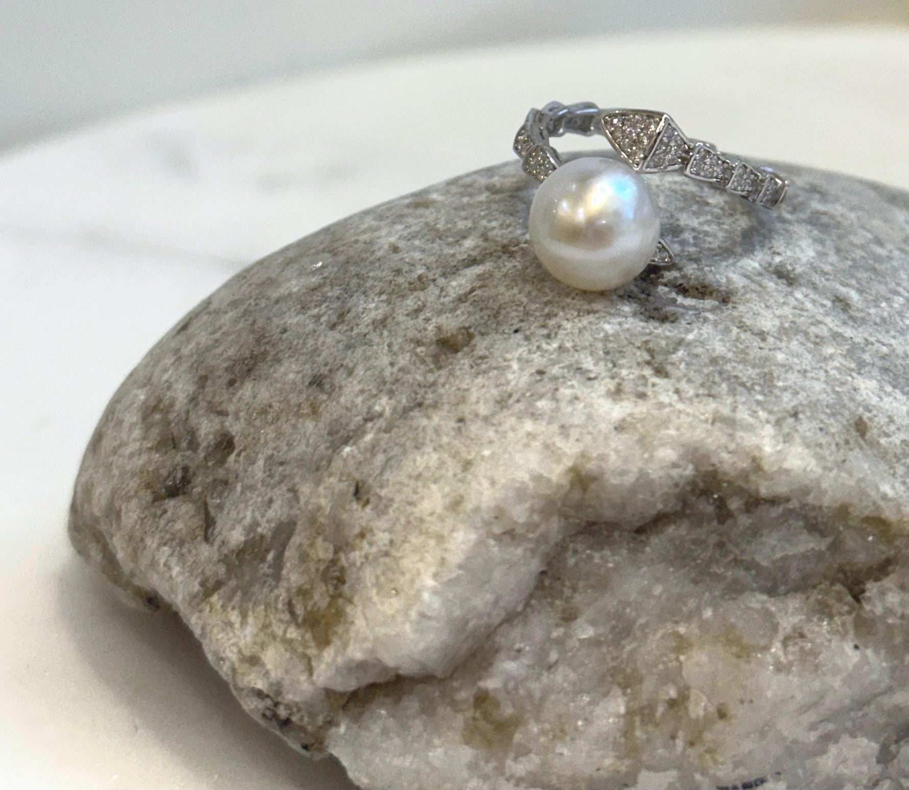 Australian ocean white pearl Ring: Extreme luster, 9.8mm, S925 silver adjustable Snake Ring.