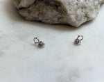 Not for seperate purchase!! s925 magnetic double clips. 21.5mm long, 5mm dia clip hoops. Silver color. Make Put-on easy for necklaces.
