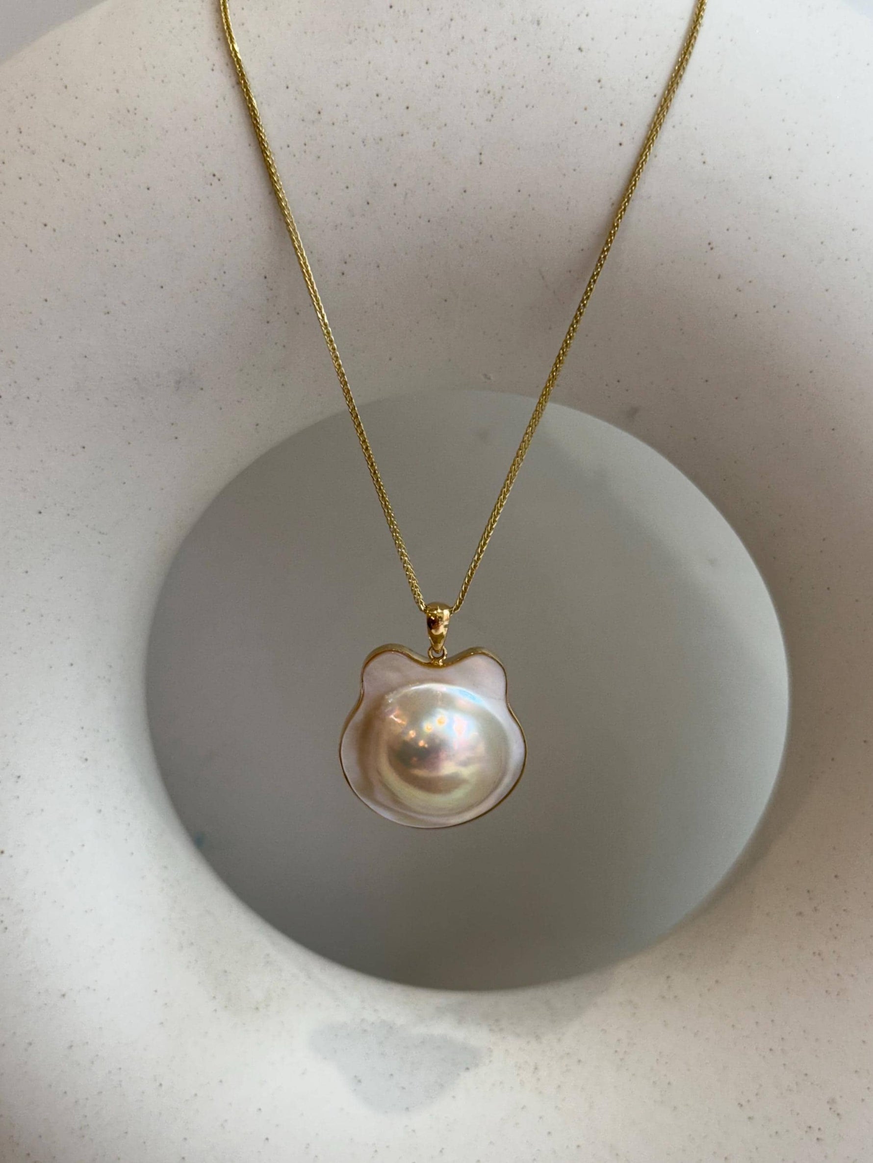 ivory iridescent ocean Mabe Pearl 18k pendant s925 silver necklace set for her office wear