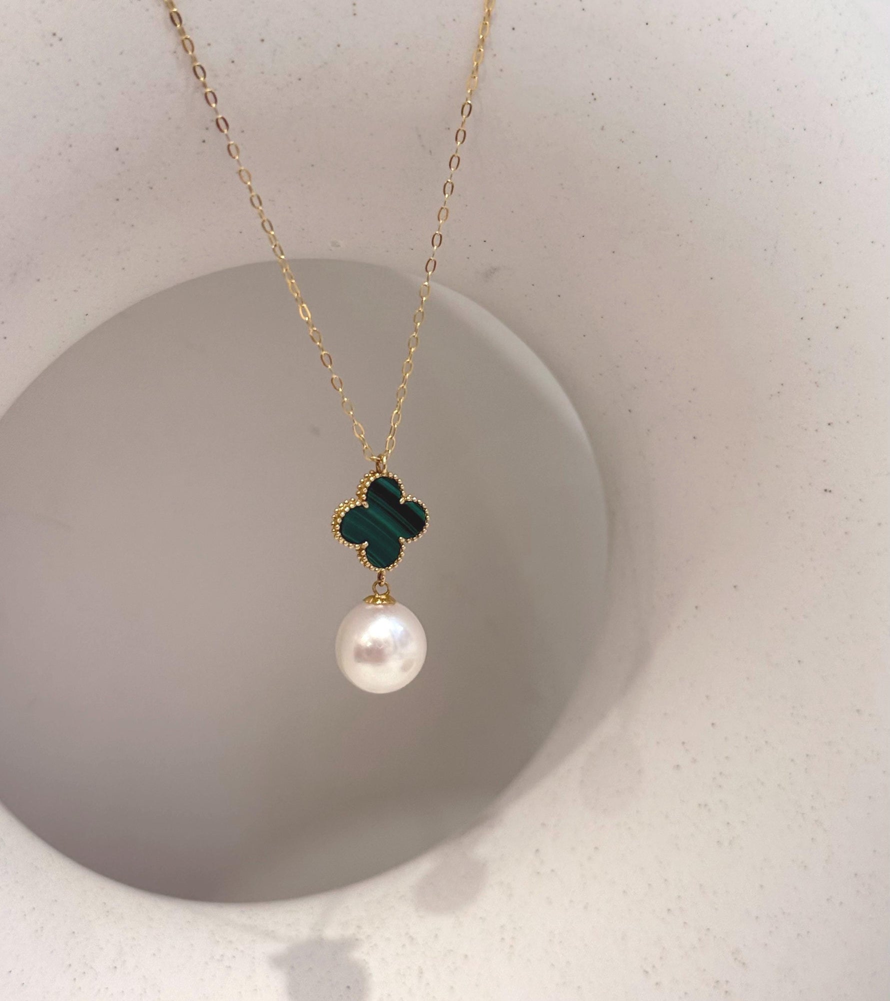 akoya ocean Pearl 18k gold malachite gemstone pendant for her anniversary