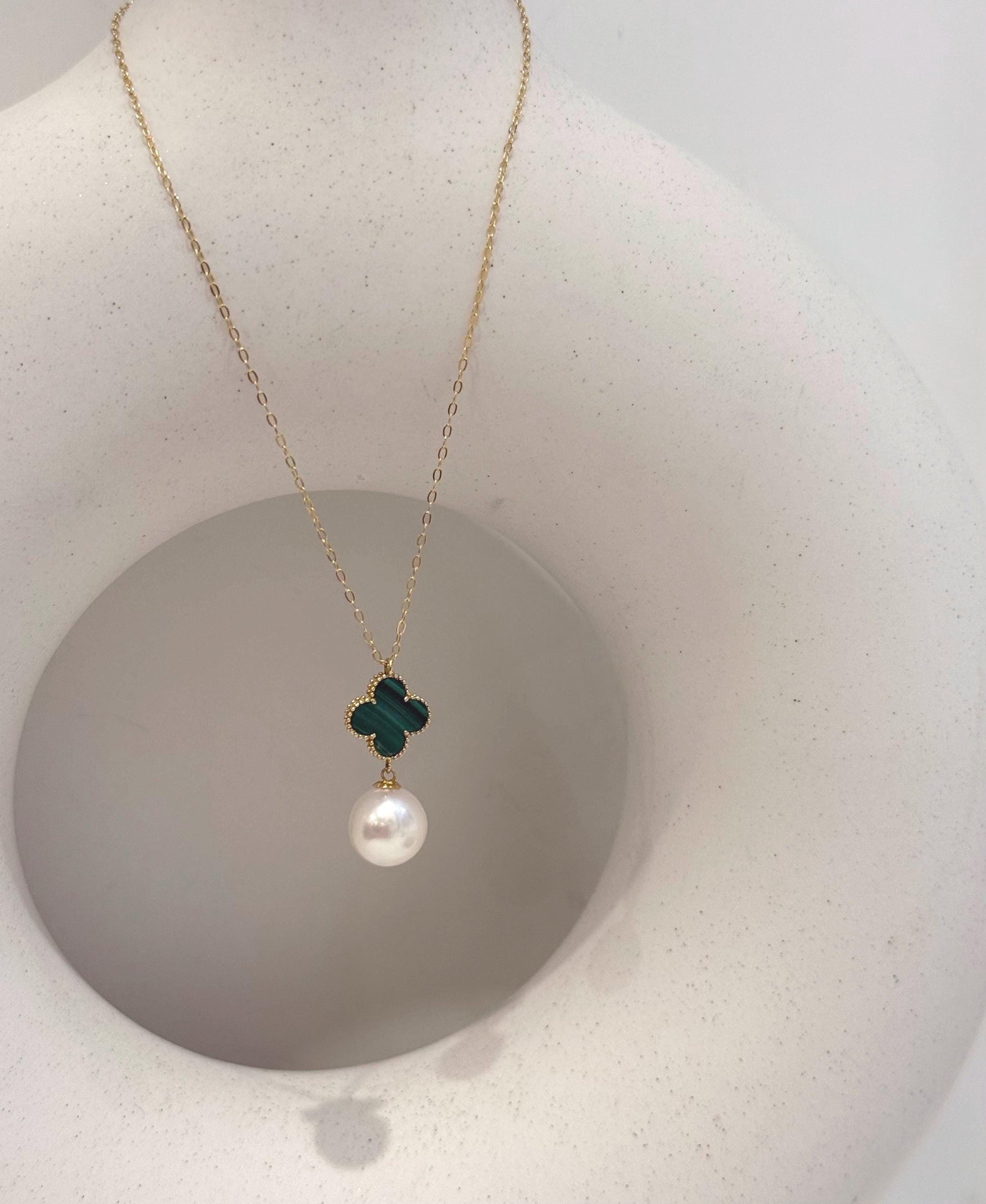 akoya ocean Pearl 18k gold malachite gemstone pendant for her holiday gift