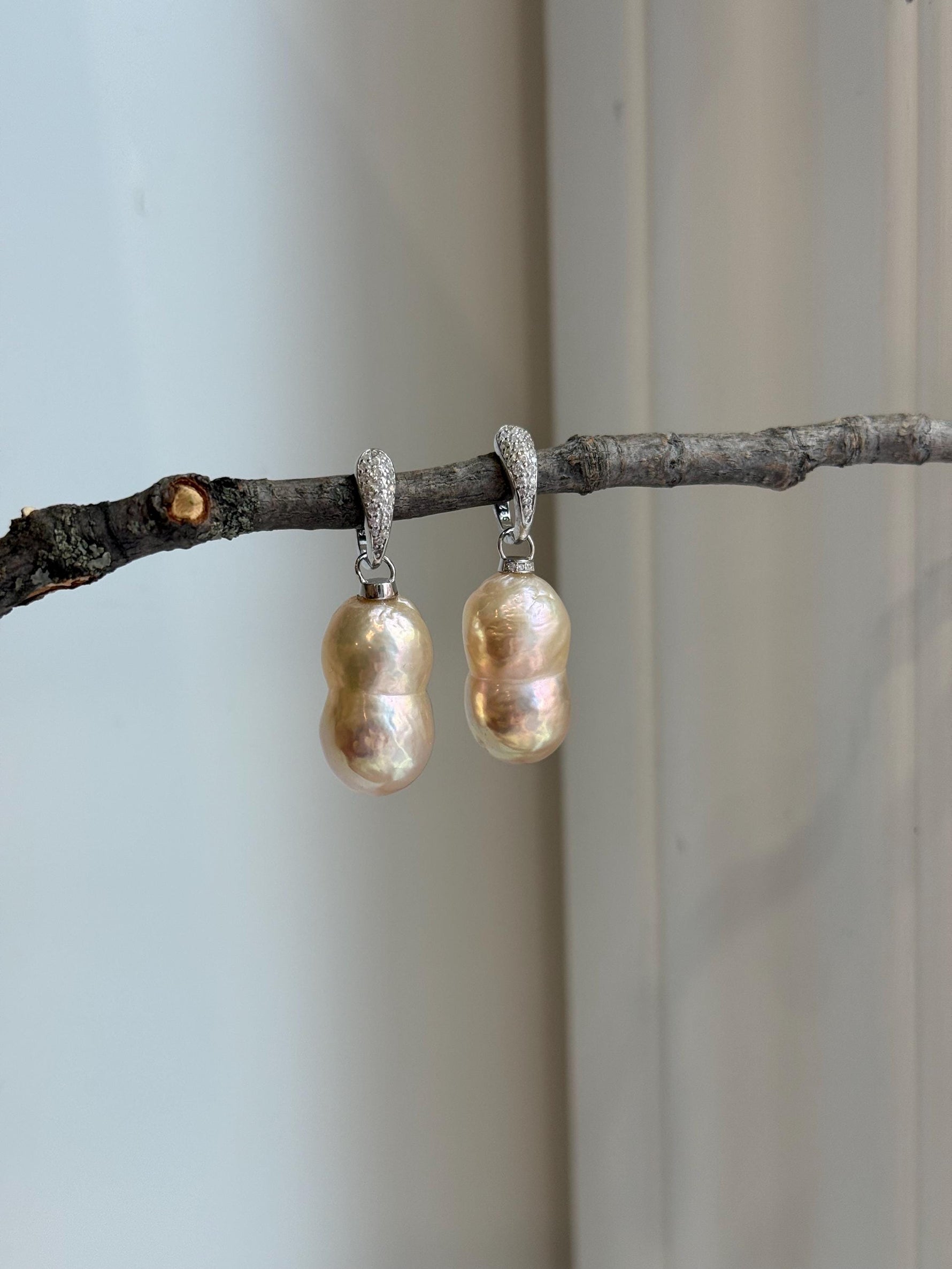 Peanut Keshi Pearls Earrings Hoops: Extreme luster, pink peach gold iridescent pearls green hue, to 20.5mm,s925 silver earrings hoops.