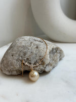11.5mm South Sea Golden ocean pearl cool Pendant Necklace Set: Extreme luster mirrored, light Gold. To 18.3“