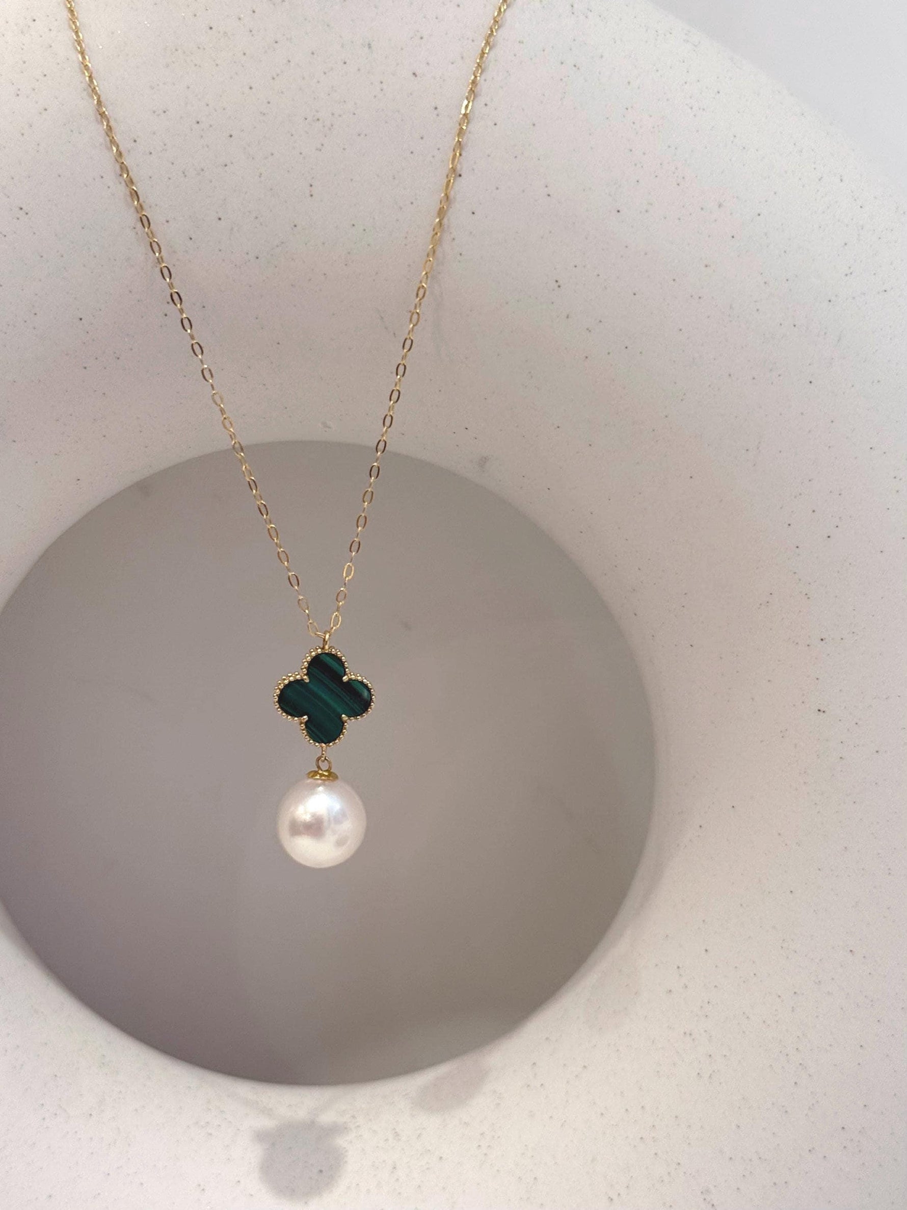 akoya ocean Pearl 18k gold malachite gemstone pendant for her