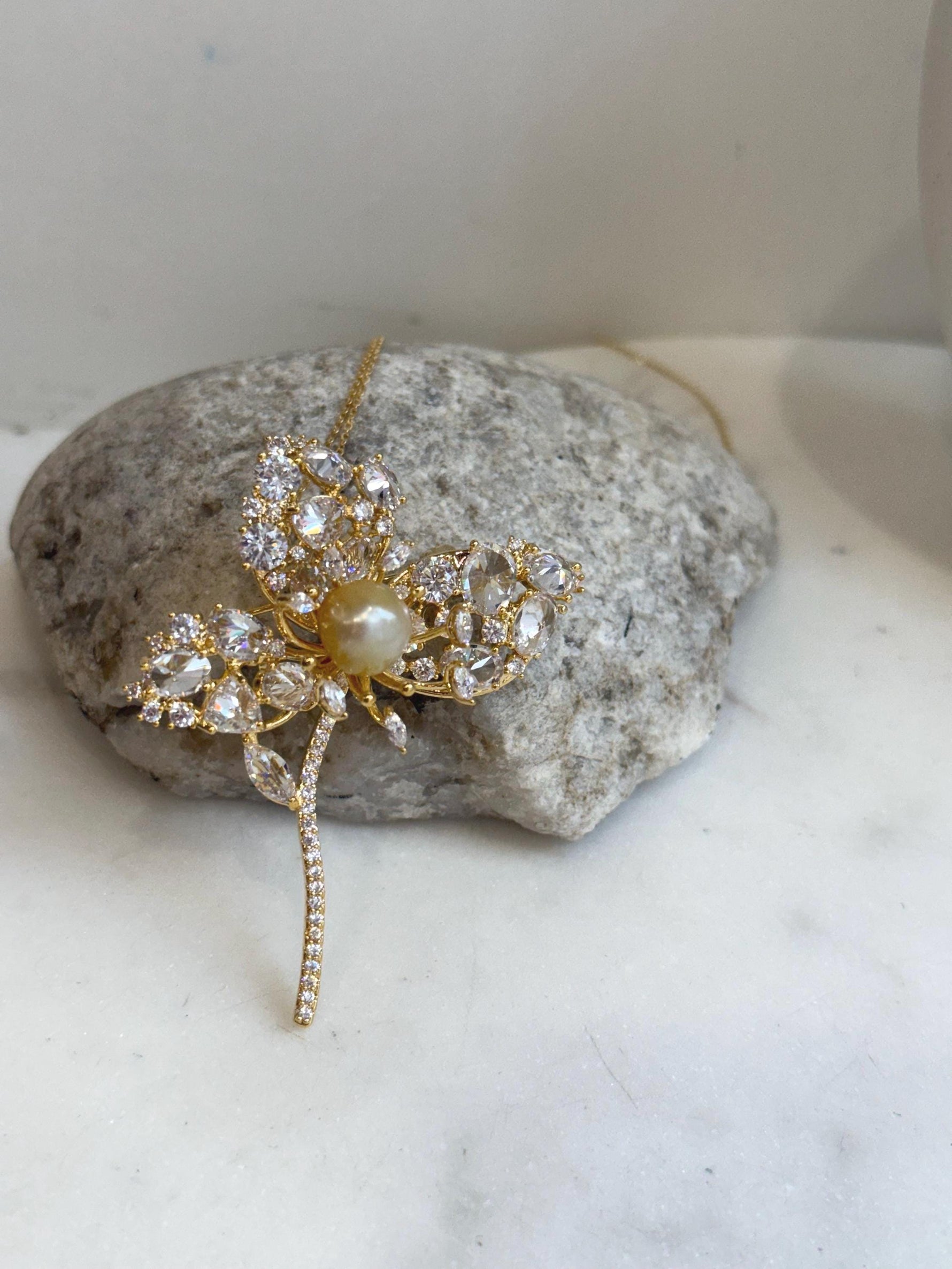 South Sea Golden Pearl Floral Brooch Pendant 2in1: Strong luster, light gold pearl, 9.8mm, s925 silver chain adjustable.
