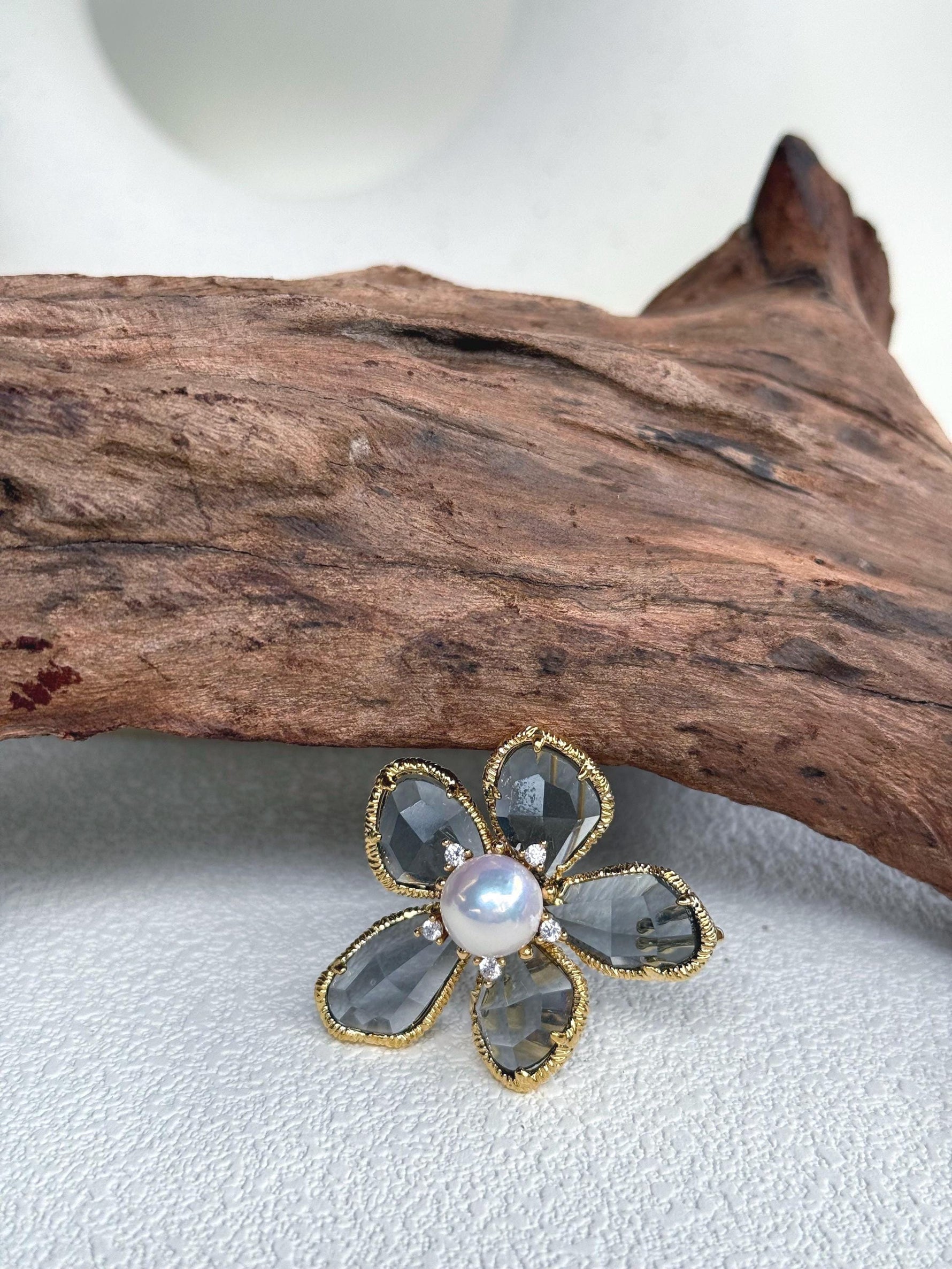 White Pearl Floral Brooch Pendant 2in1: Extreme Luster mirrored, 9.3mm, white pearl, 3.3x4.1cm, S925 silver chain.