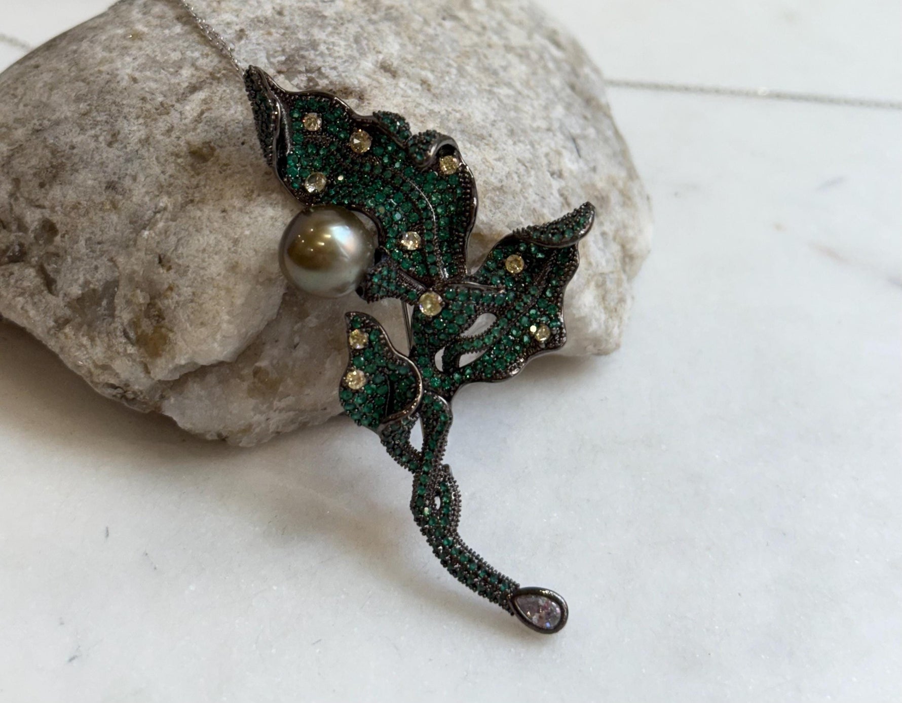 Tahitian Ocean Pearl Brooch Pendant 2in1: Extreme Luster, 10.2mm, pistachio olive pearl, leaf brooch, 3.3x6.7cm, S925 silver chain.