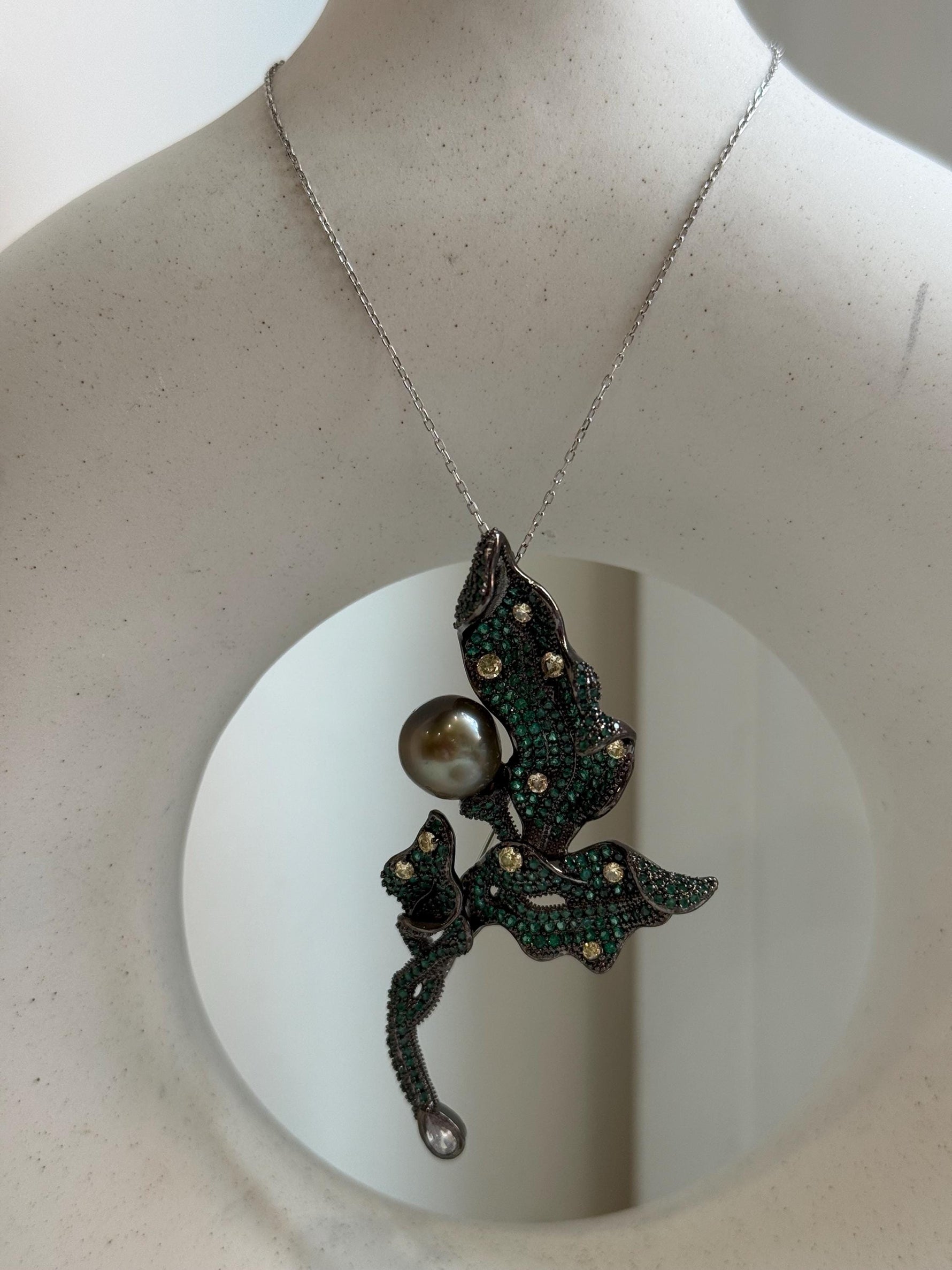 Tahitian Ocean Pearl Brooch Pendant 2in1: Extreme Luster, 10.2mm, pistachio olive pearl, leaf brooch, 3.3x6.7cm, S925 silver chain.