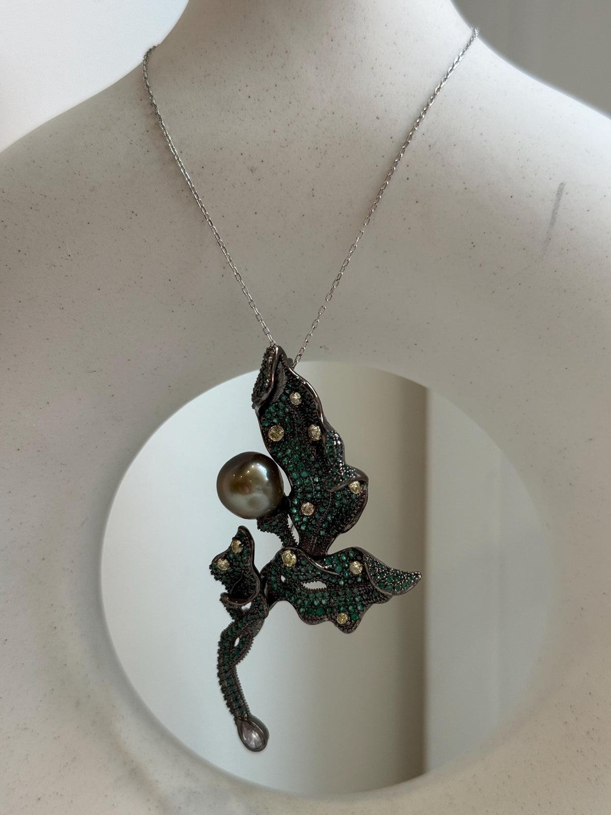 Tahitian Ocean Pearl Brooch Pendant 2in1: Extreme Luster, 10.2mm, pistachio olive pearl, leaf brooch, 3.3x6.7cm, S925 silver chain.