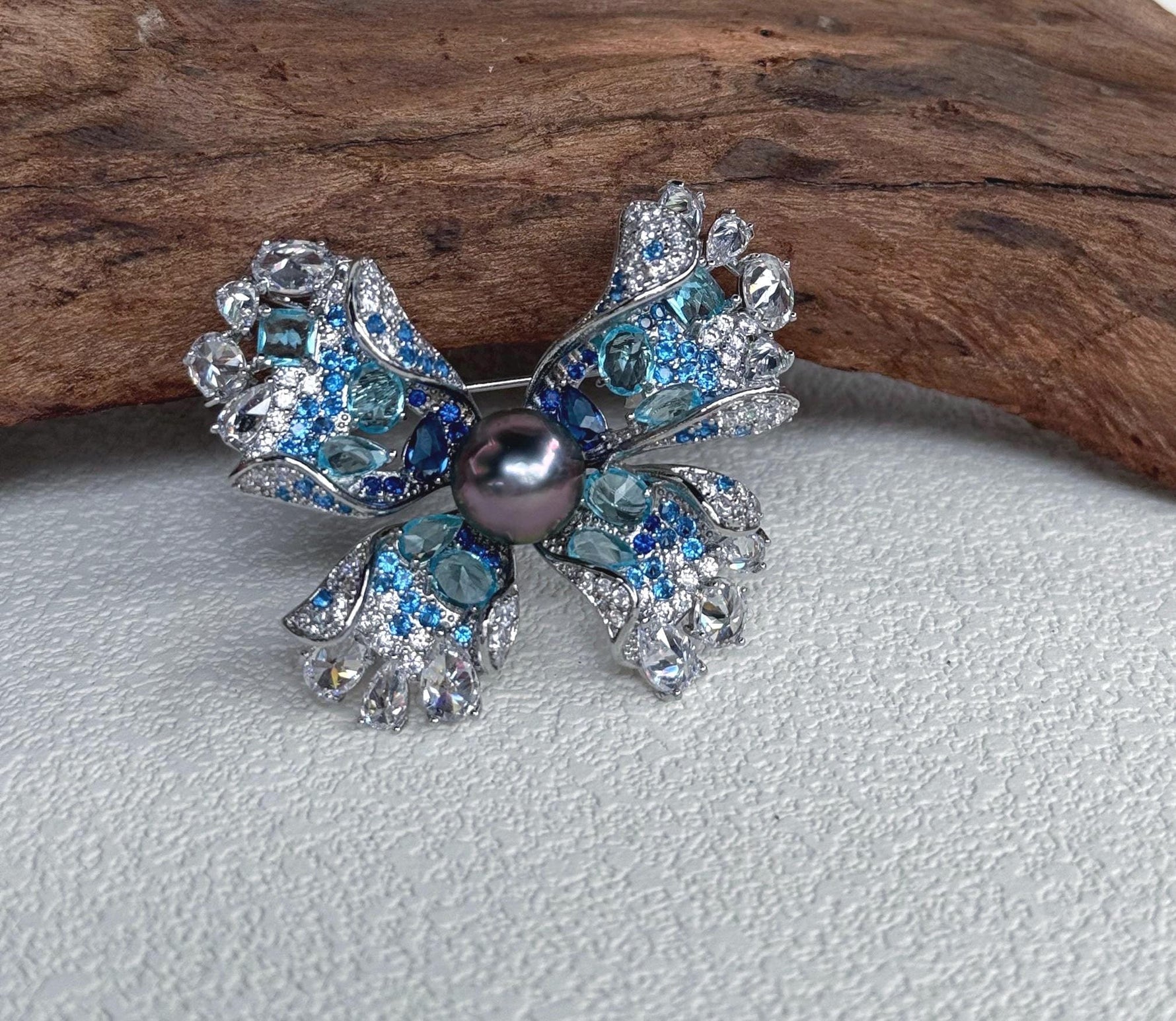Tahitian Ocean Pearl Brooch Pendant 2in1: Extreme luster mirrored, 9.6mm peacock green brown, butterfly Copper Brooch, s925 silver chain.