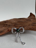 Tahitian Ocean Pearl Brooch: Extreme luster mirrored, 10.2mm gorgeous peacock green pearl, butterfly Bow Copper Brooch.