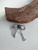 Tahitian Ocean Pearl Brooch: Extreme luster mirrored, 10.2mm gorgeous peacock green pearl, butterfly Bow Copper Brooch.