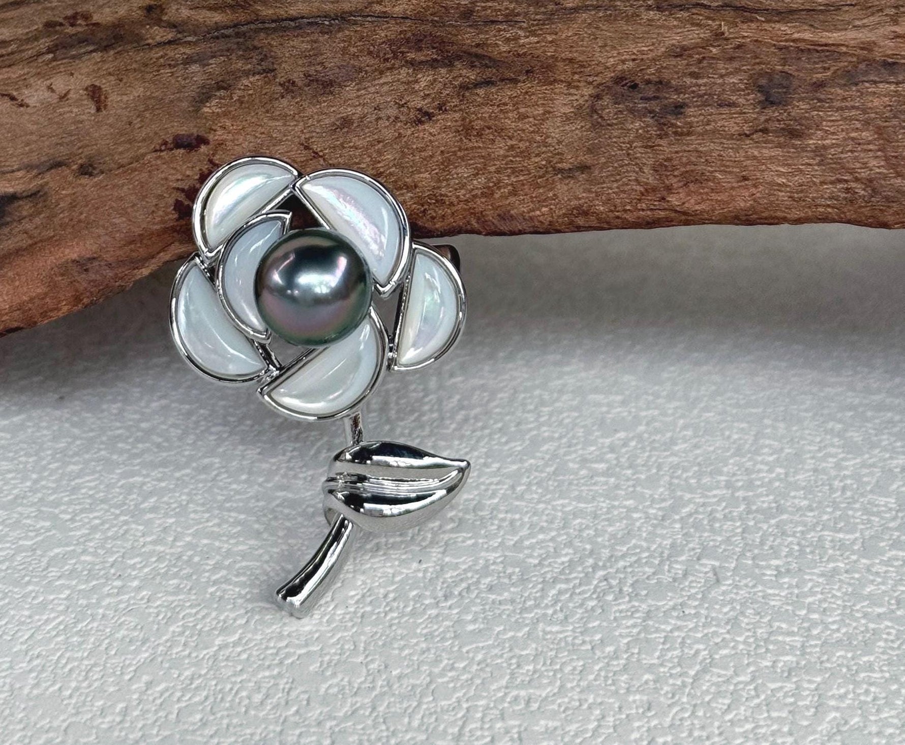 Tahitian Ocean Pearl Brooch Pendant 2in1: Extreme Luster mirrrored, 9.2mm, peacock green pearl, 2.5x3.8cm, S925 silver chain. gift for her daily wear