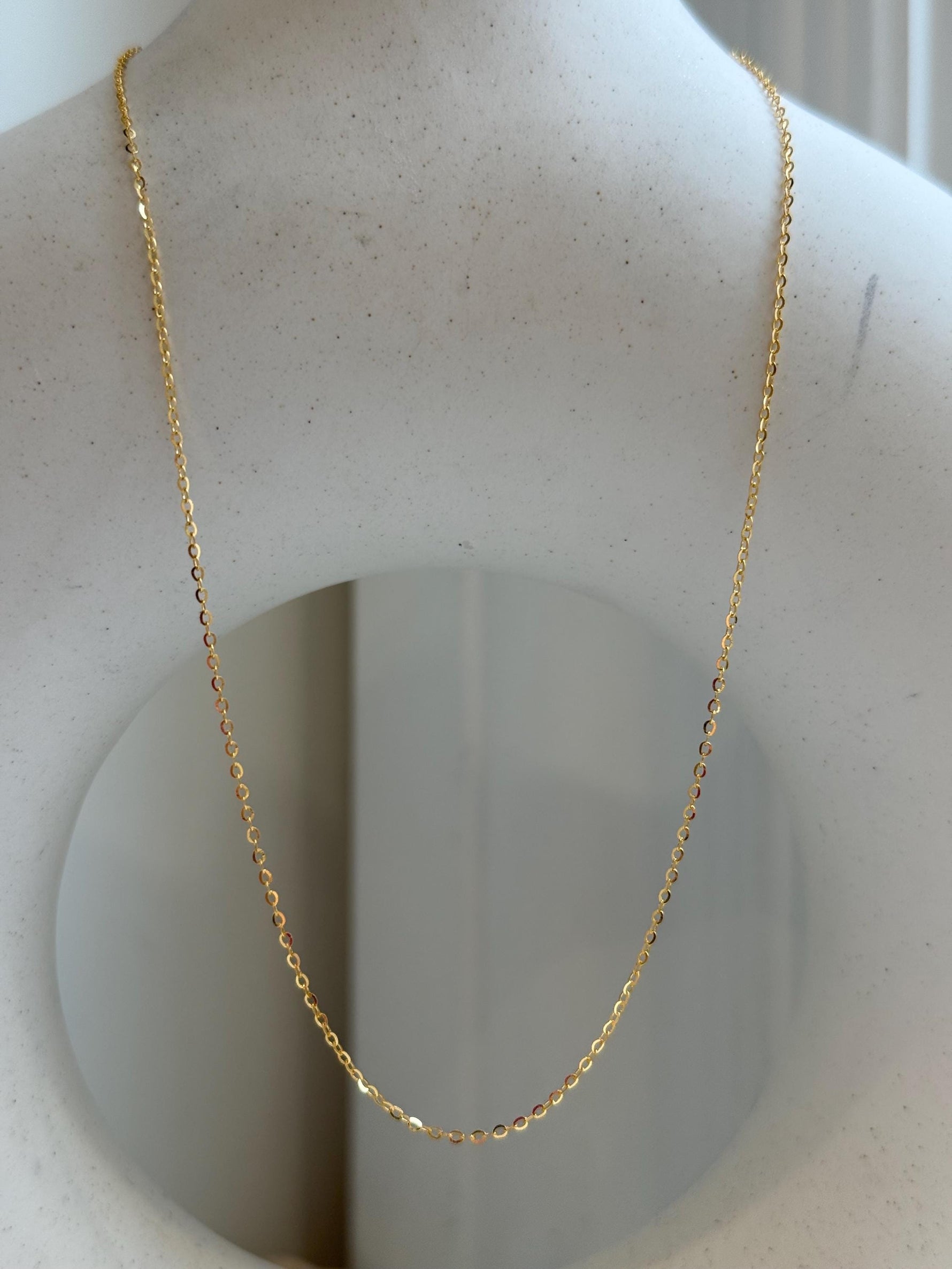 Not for seperate purchase!! s925 silver O chain necklace, adjustable size to 17.3”, with needle for floating pendant. Gold.