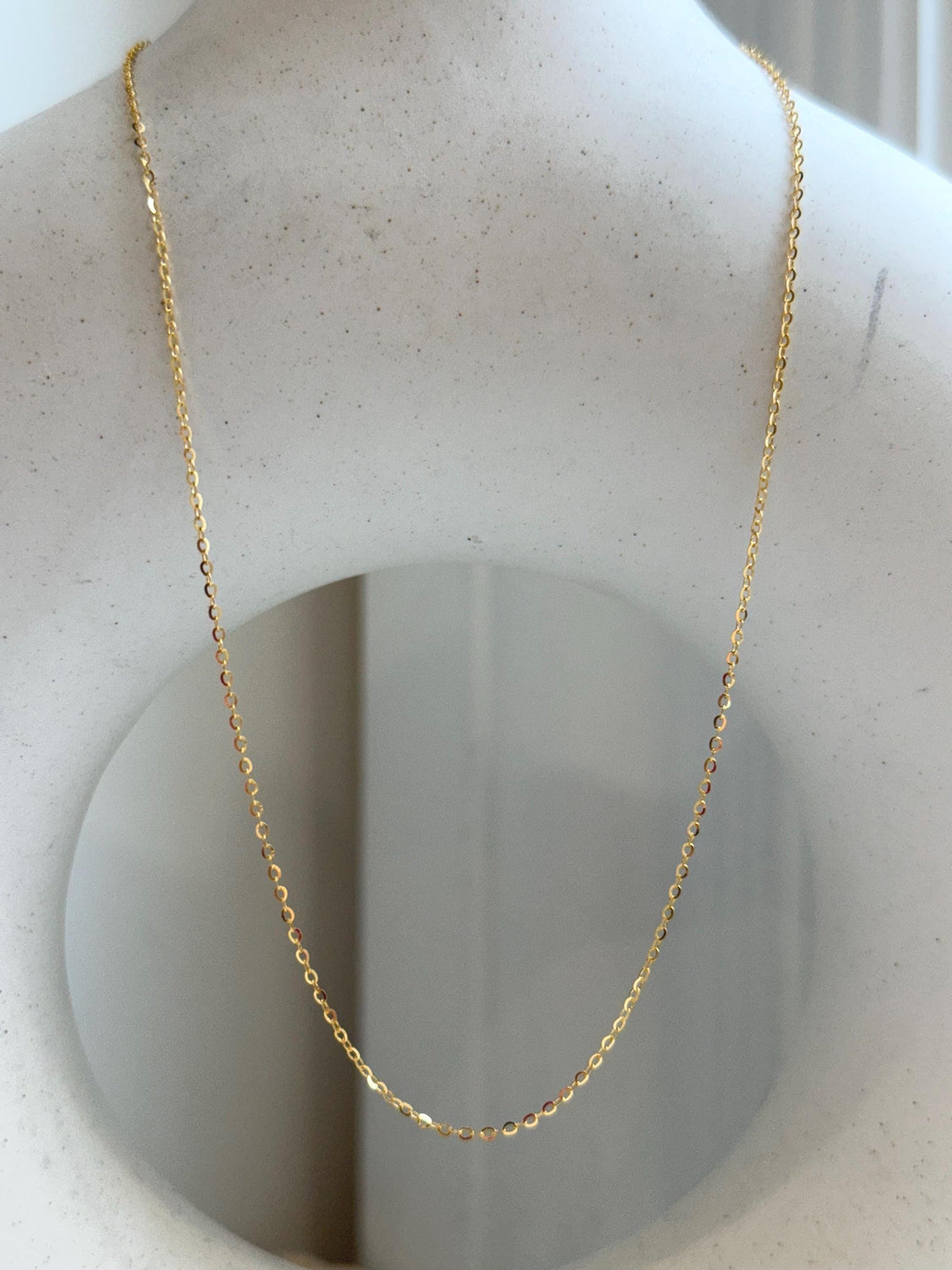 Not for seperate purchase!! s925 silver O chain necklace, adjustable size to 17.3”, with needle for floating pendant. Gold.