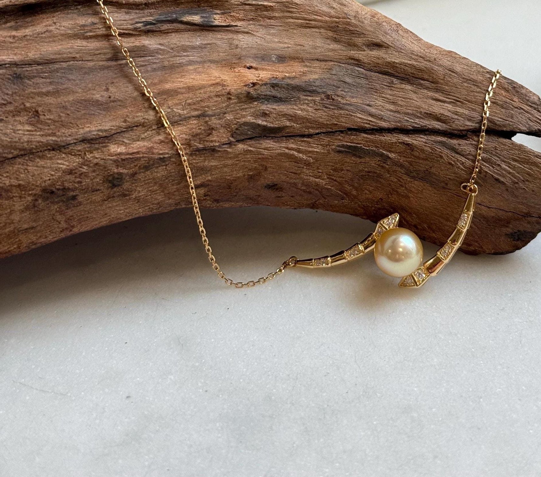 8.9mm South Sea golden Ocean Pearl pendant necklace set:top quality Extreme luster mirrored, pure gold pearl, S925 silver pendant chain set.
