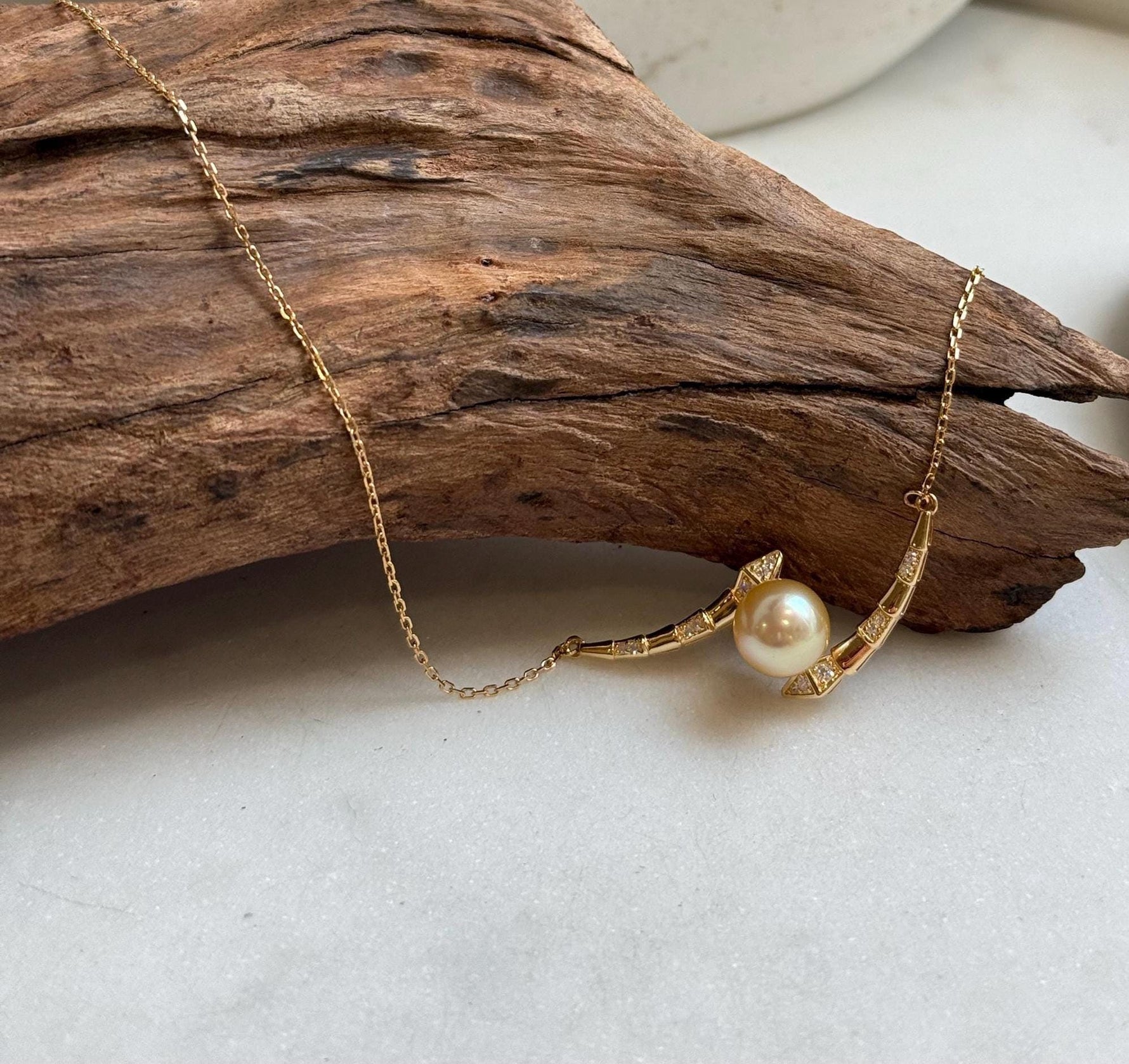 8.9mm South Sea golden Ocean Pearl pendant necklace set:top quality Extreme luster mirrored, pure gold pearl, S925 silver pendant chain set.