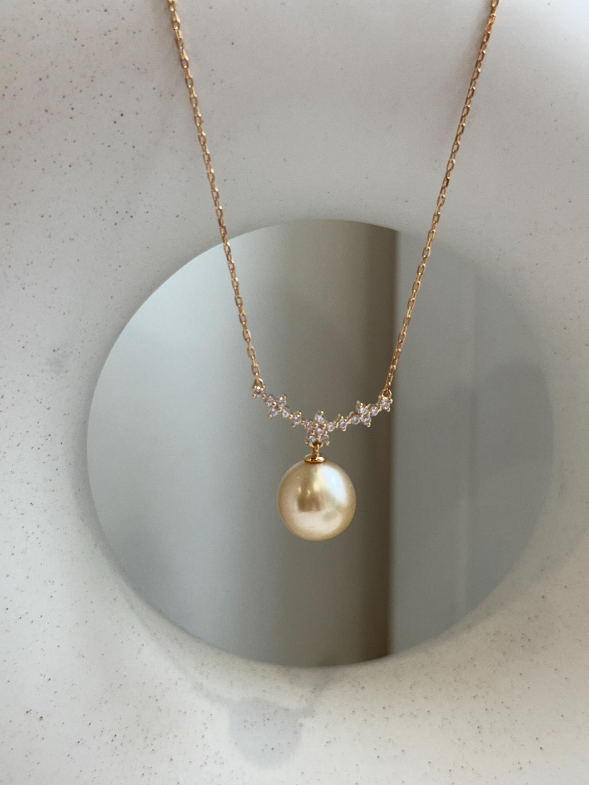 11.5mm South Sea Golden ocean pearl cool Pendant Necklace Set: Extreme luster mirrored, light Gold. To 18.3“